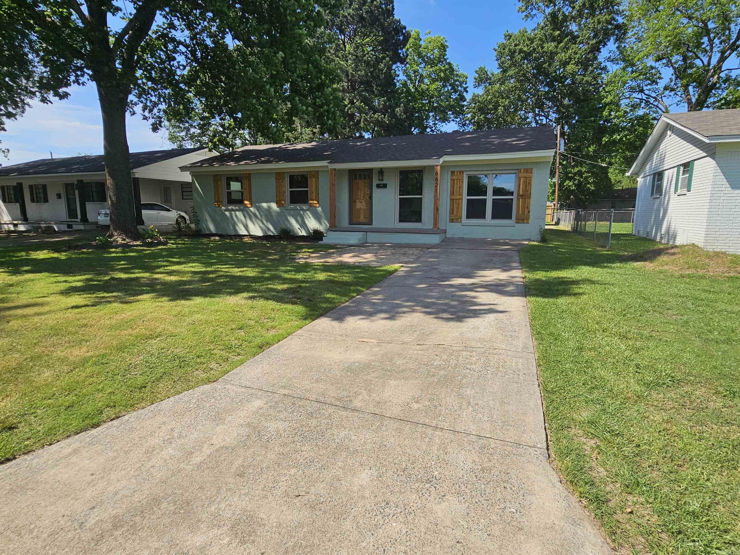 Delta Lawn - Residential