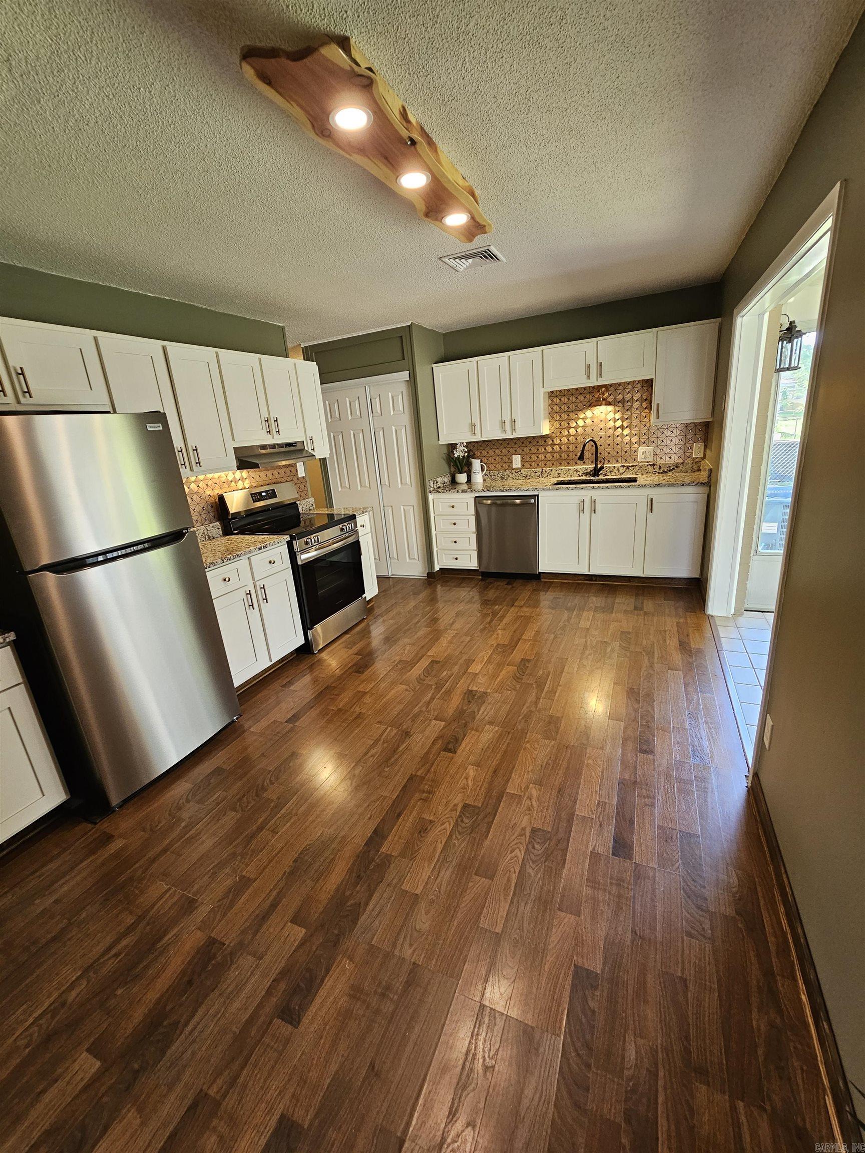 Delta Lawn - Residential