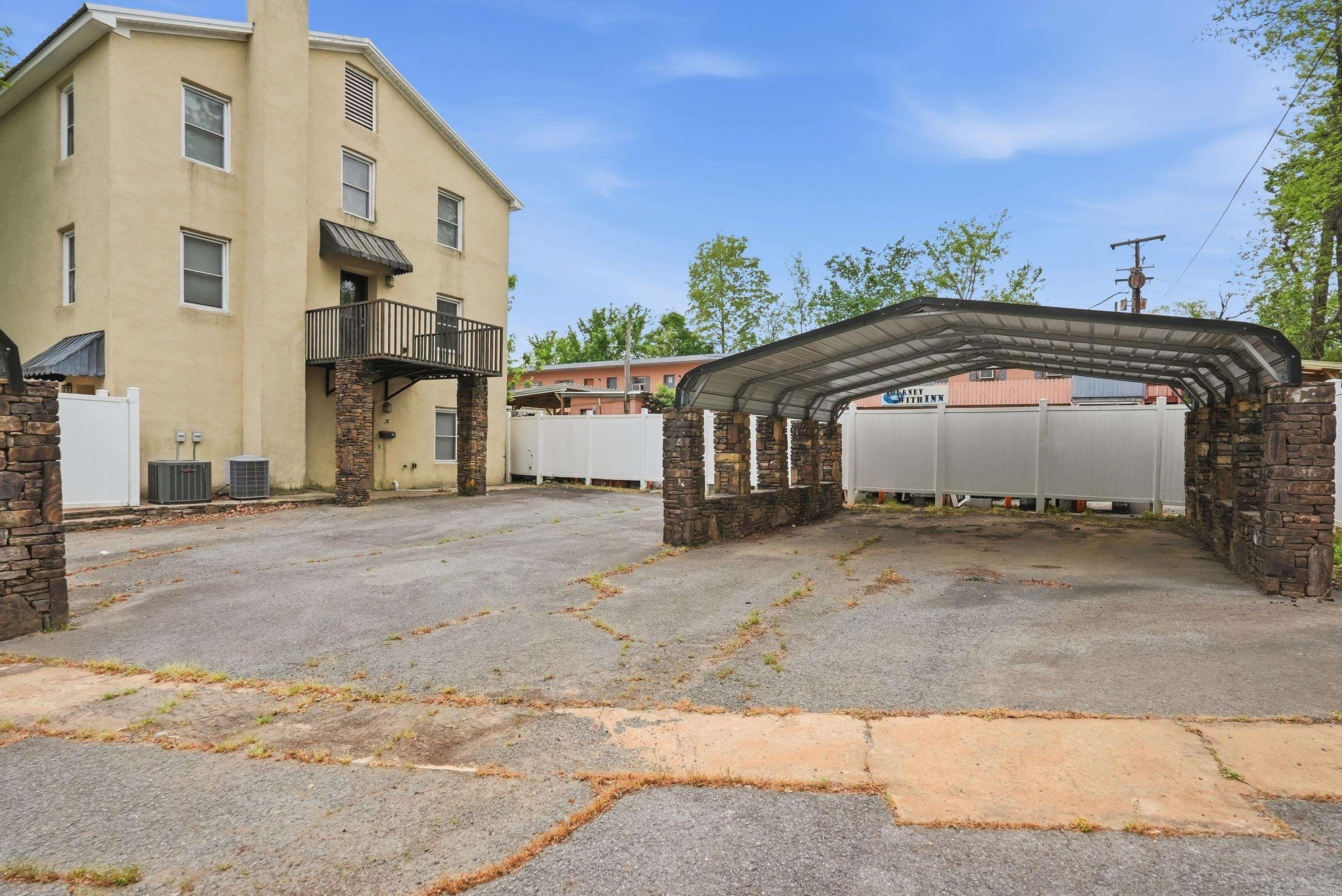 SPRING PARK - Residential