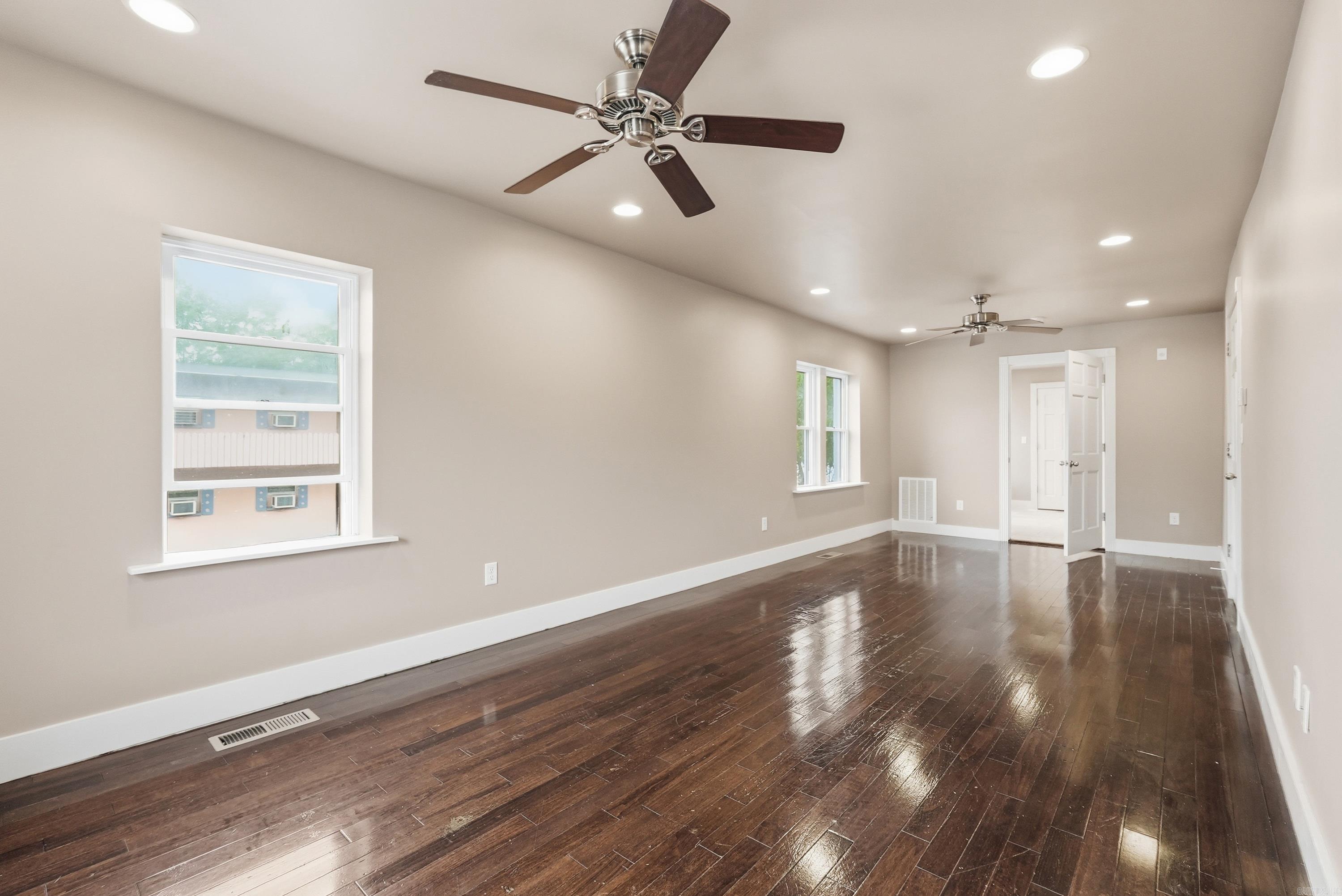 SPRING PARK - Residential