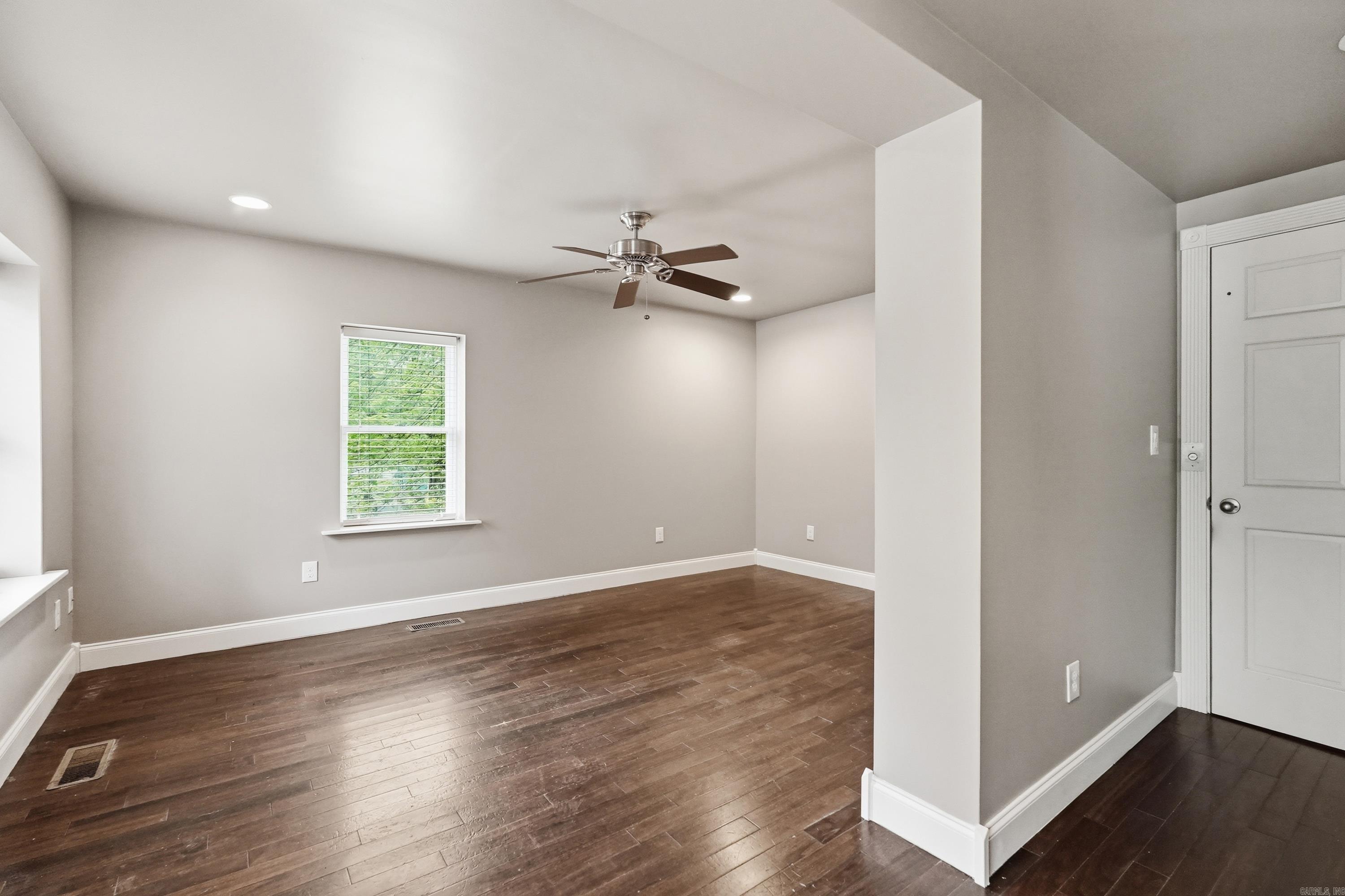 SPRING PARK - Residential