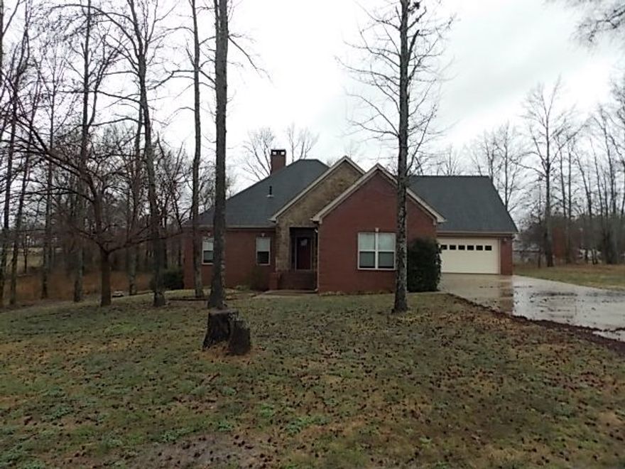 Great Condition. Move in ready.  Features wood flooring, extra large living open to kitchen, sold surface counter tops, FP, large master and master bath, sunroom, bonus room, safe room and many more upgrades.  1.3 acre lot. This property is eligible under Freddie Mac First Look Initiative good through 04/02/2015. Please provide proof of funds or pre-approval letter. Owner Occ. Aff. required with Owner Occ. purchasers. Seller's addendum required with all offers. Both addendums attached in docs.