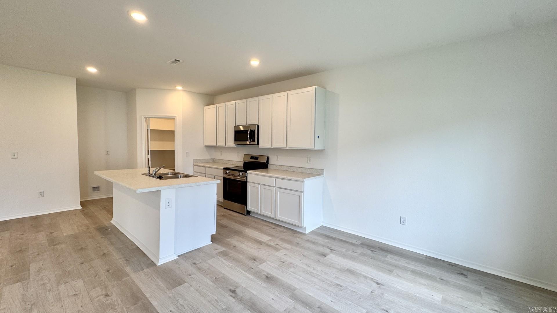 WHITE OAK CROSSING - Residential