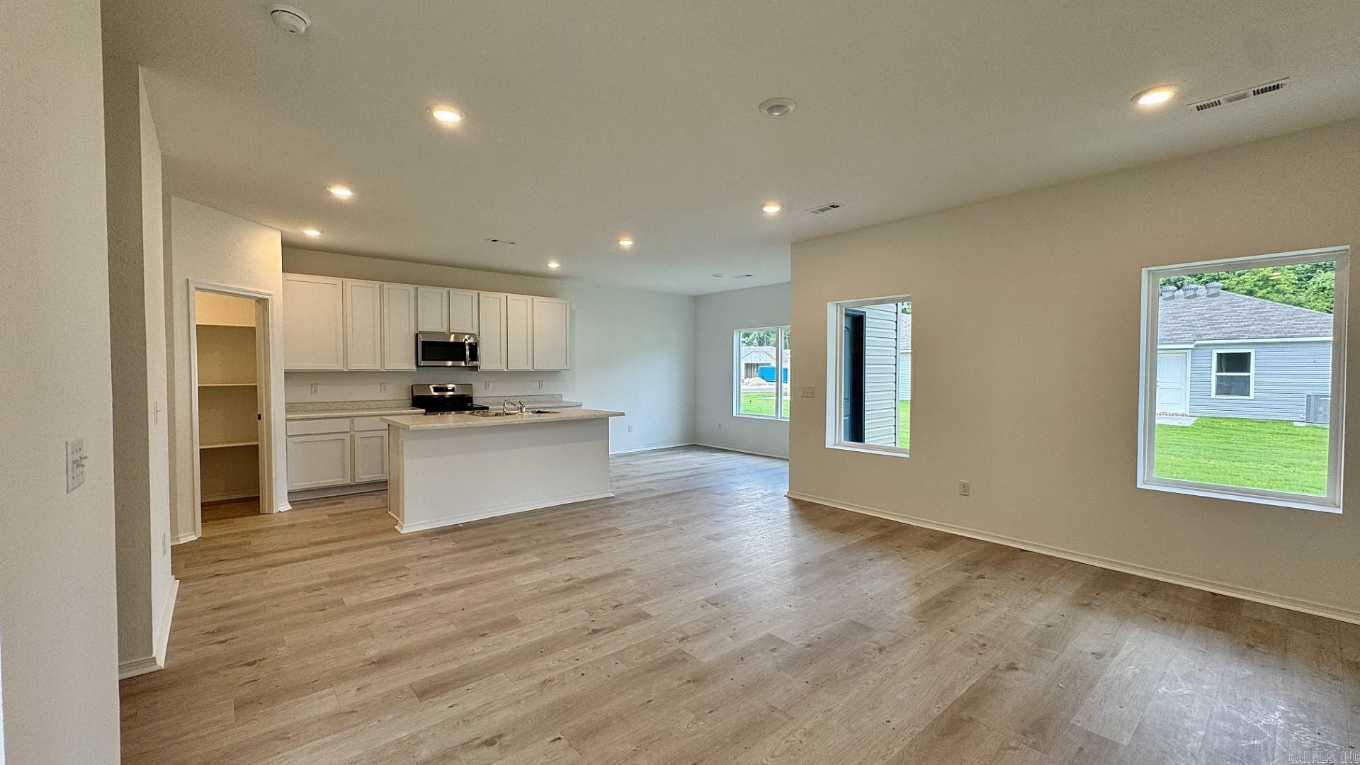 WHITE OAK CROSSING - Residential