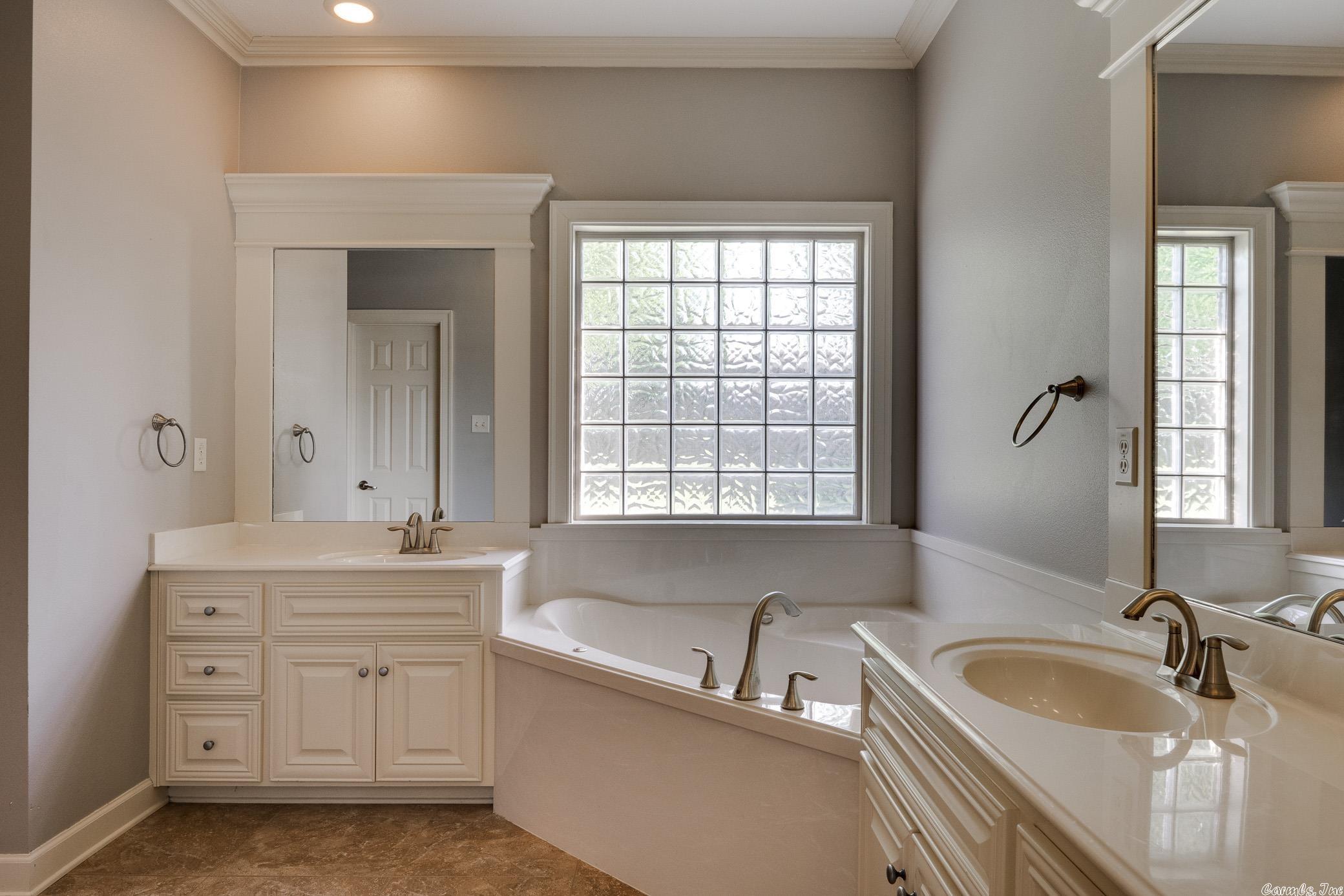 SOUTH WIND - Residential