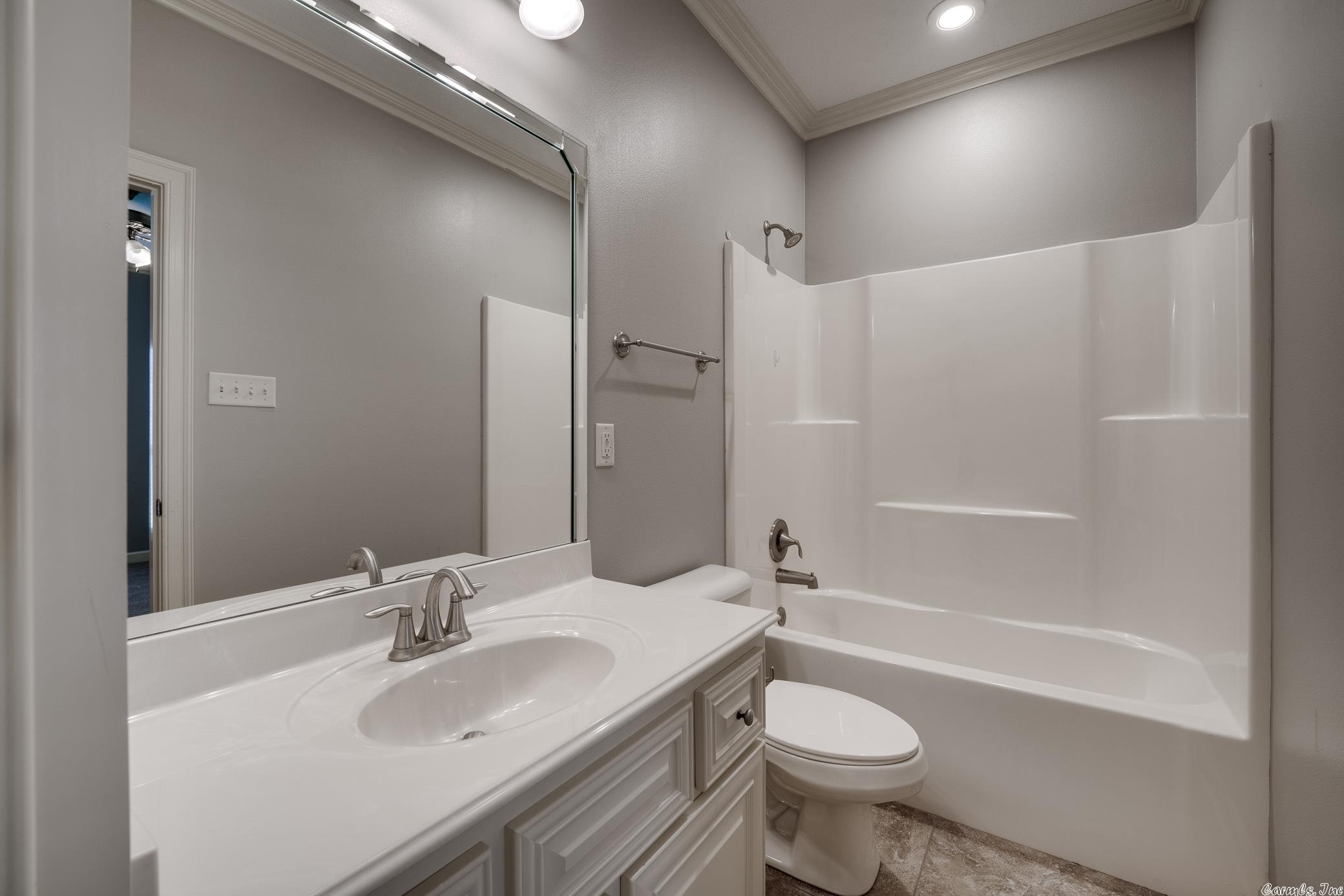 SOUTH WIND - Residential