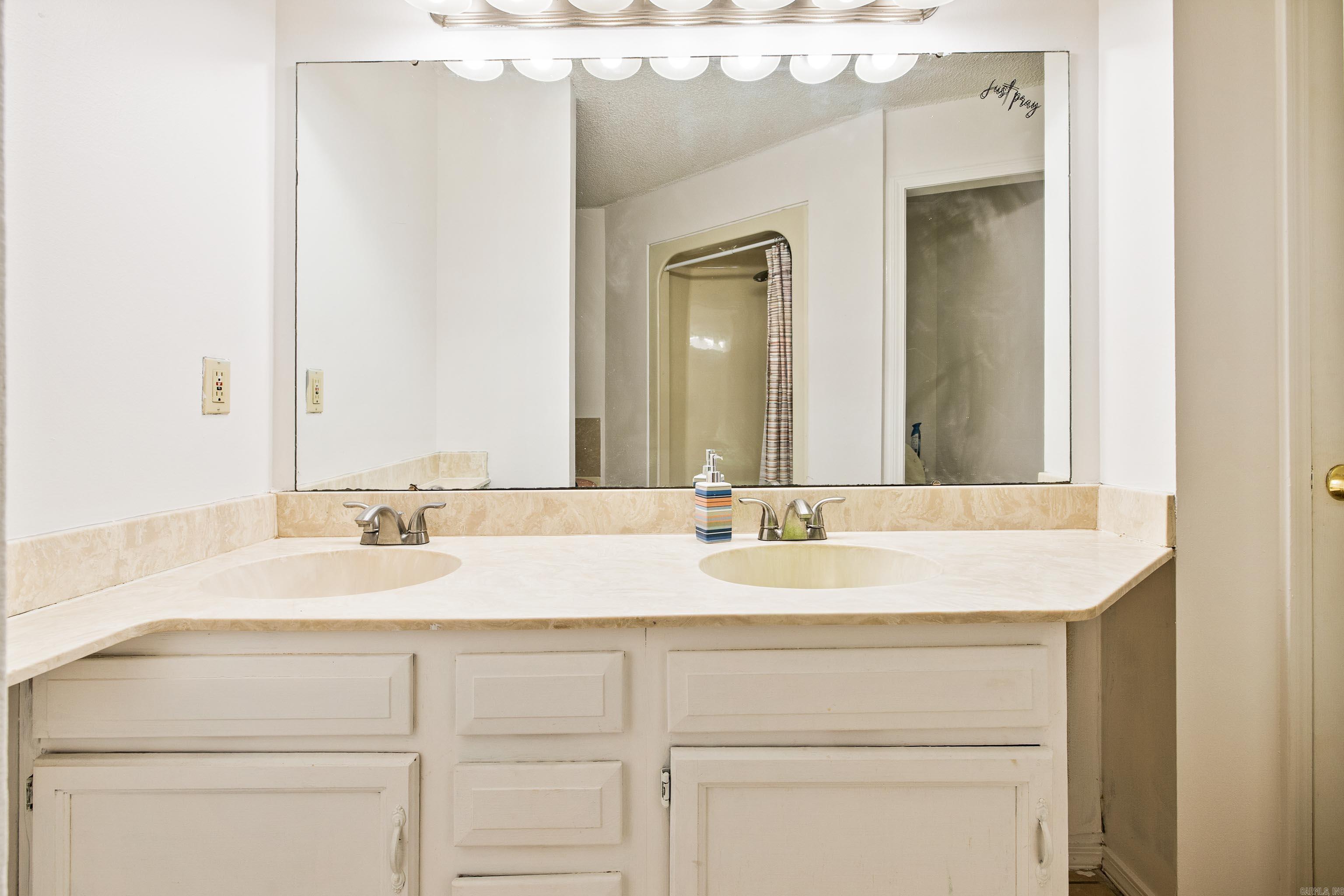 EAGLE POINT - Residential