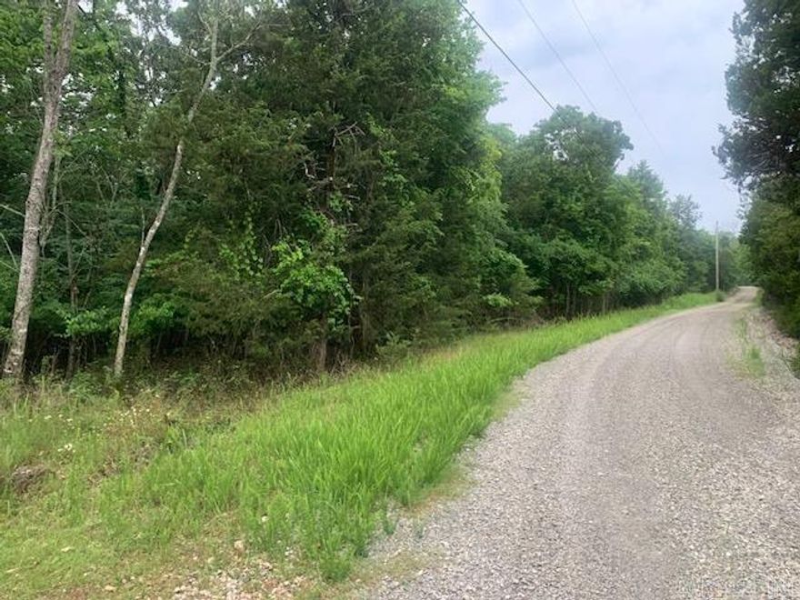 3 lots totaling 2.26-acres only minutes to Bull Shoals Lake.  Build your vacation or forever home here and enjoy the wooded surroundings.  Only 3 miles to the Hwy125 Marina for boat rentals, or storage, Anchor Point restaurant and Cabins and a boat launch so your lake activities are at your fingertips.