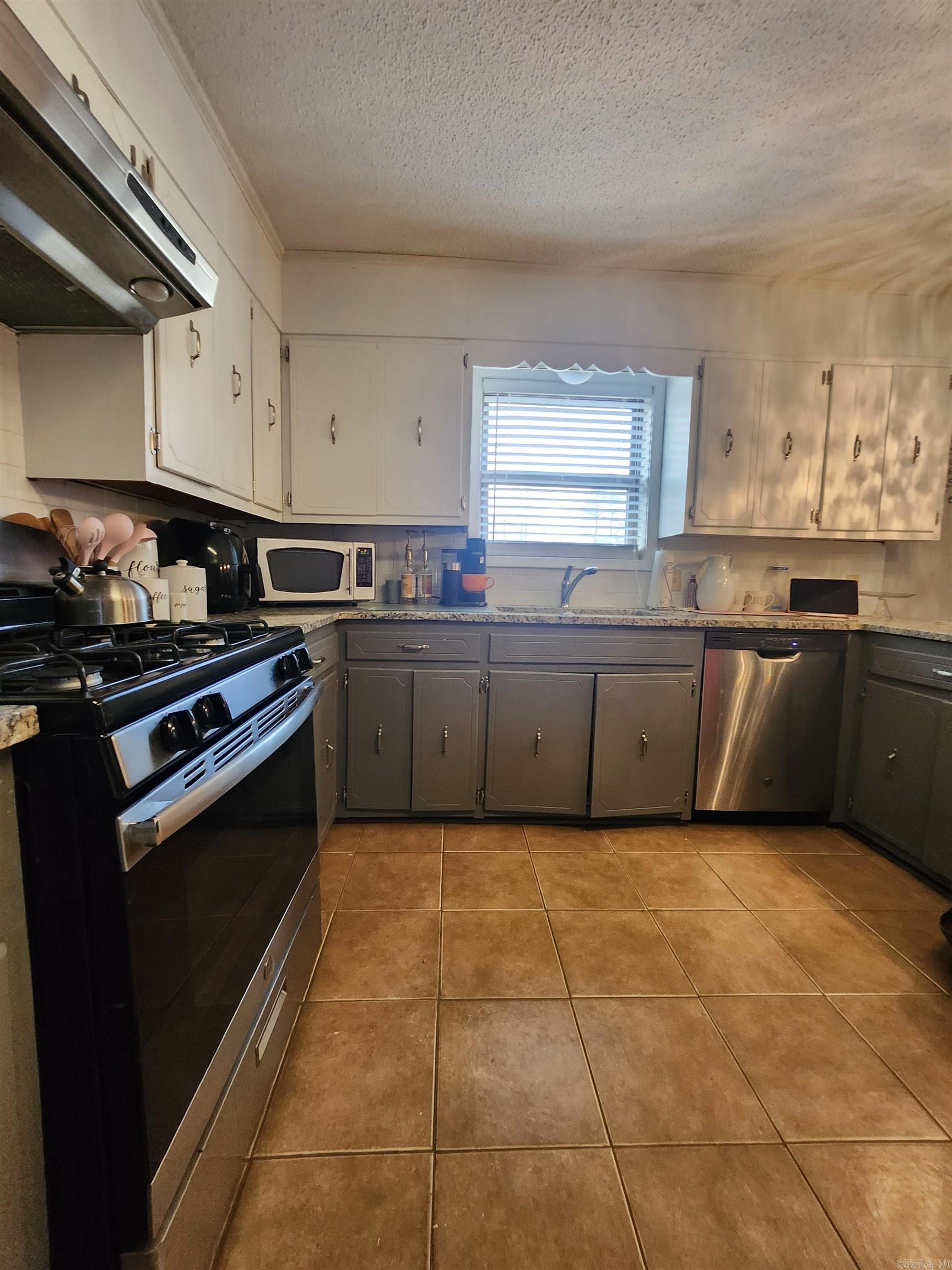 WESTERN HILLS ADD - Residential