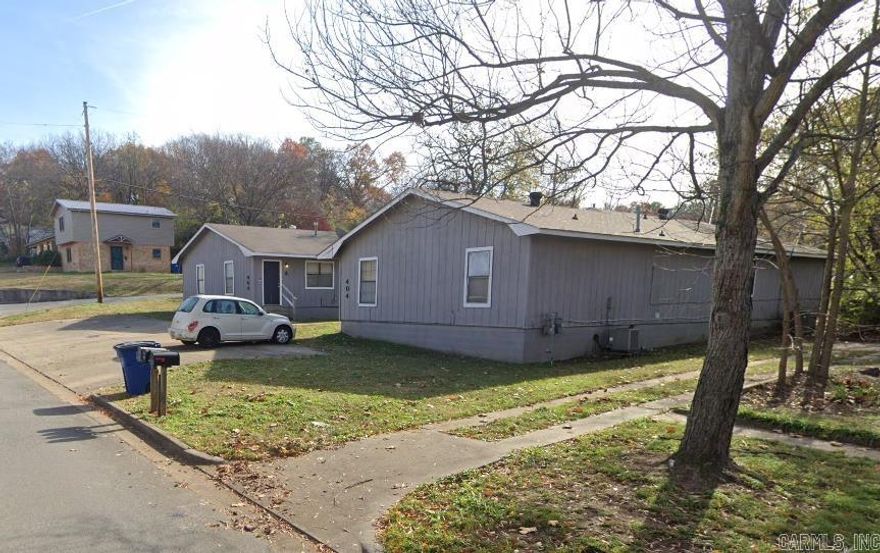 Tenant occupied Duplex in North Little Rock. both units are 2 Bed 1 Bath 952 Sq Ft. Showings require at least 24 hour notice. Unit A is rented for $650 and Unit B is rented for $750.