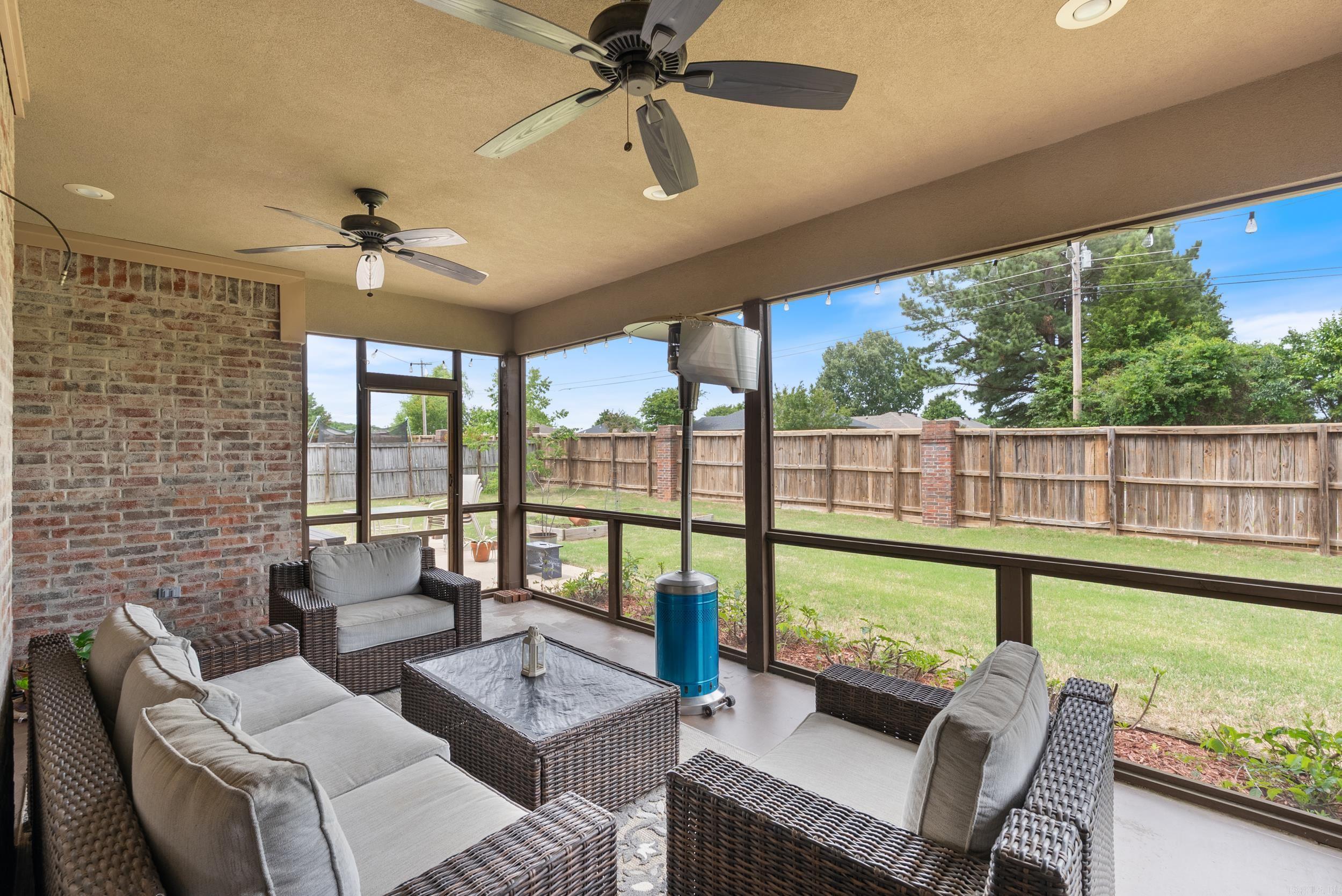 FIELDSTONE - Residential