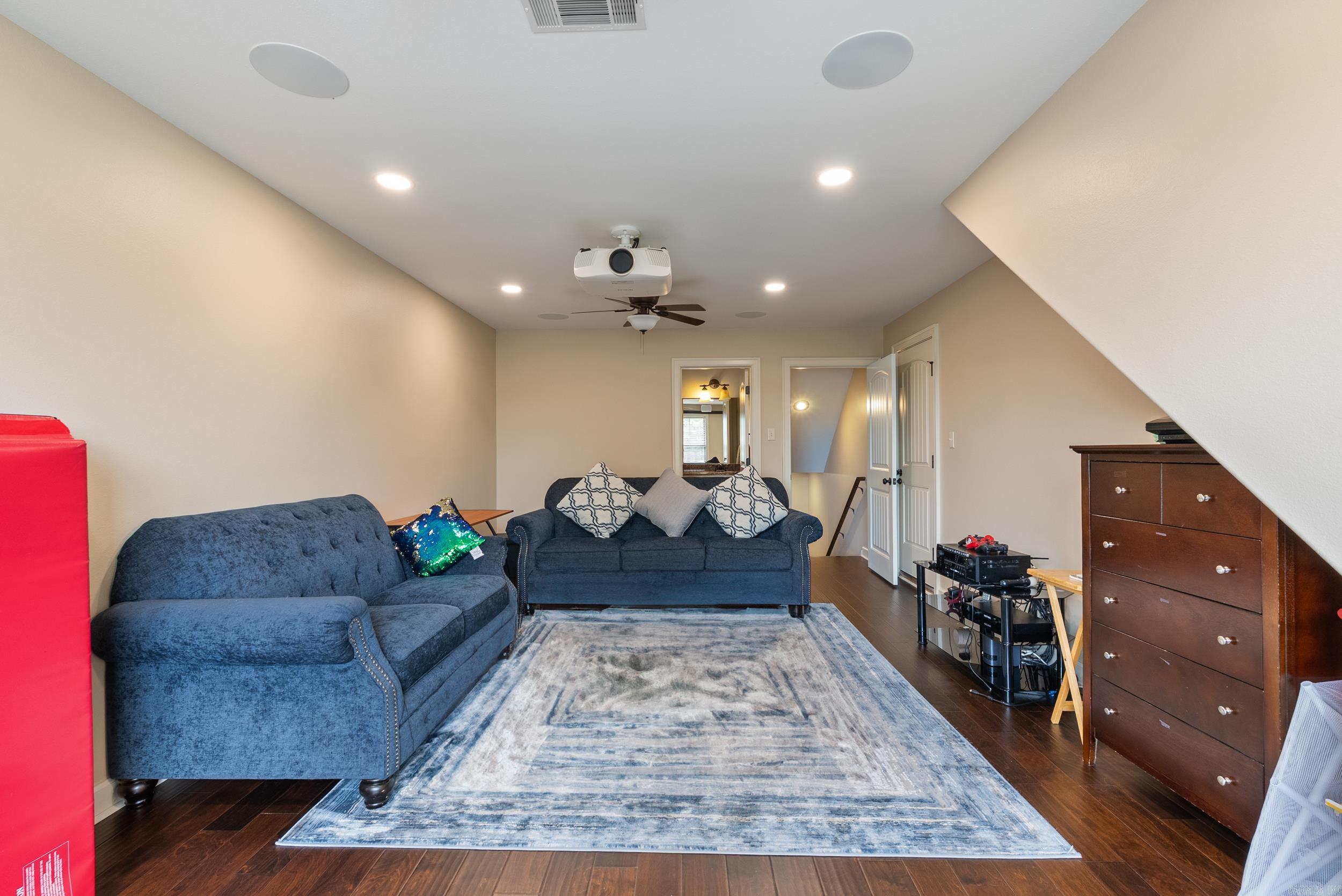 FIELDSTONE - Residential