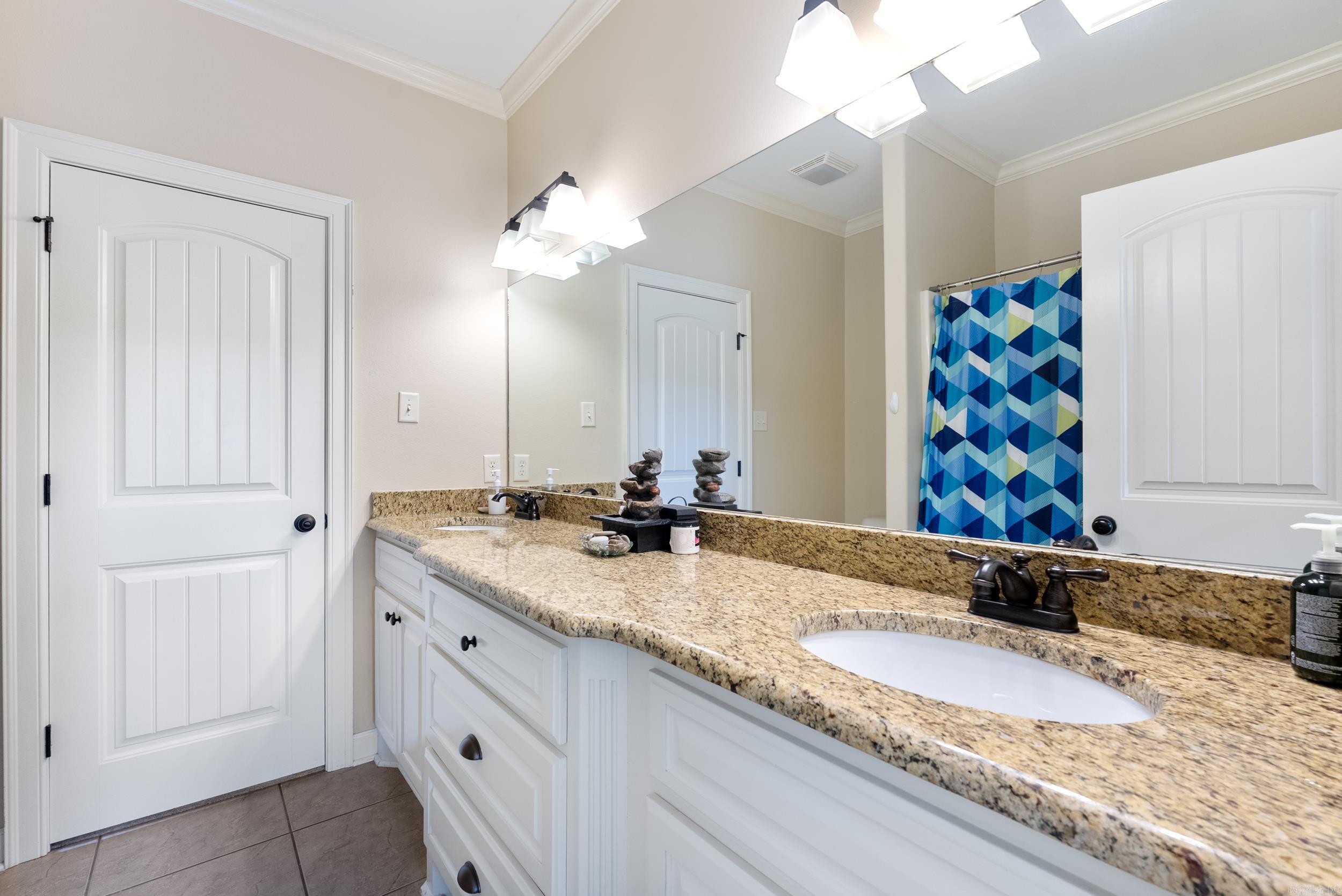 FIELDSTONE - Residential