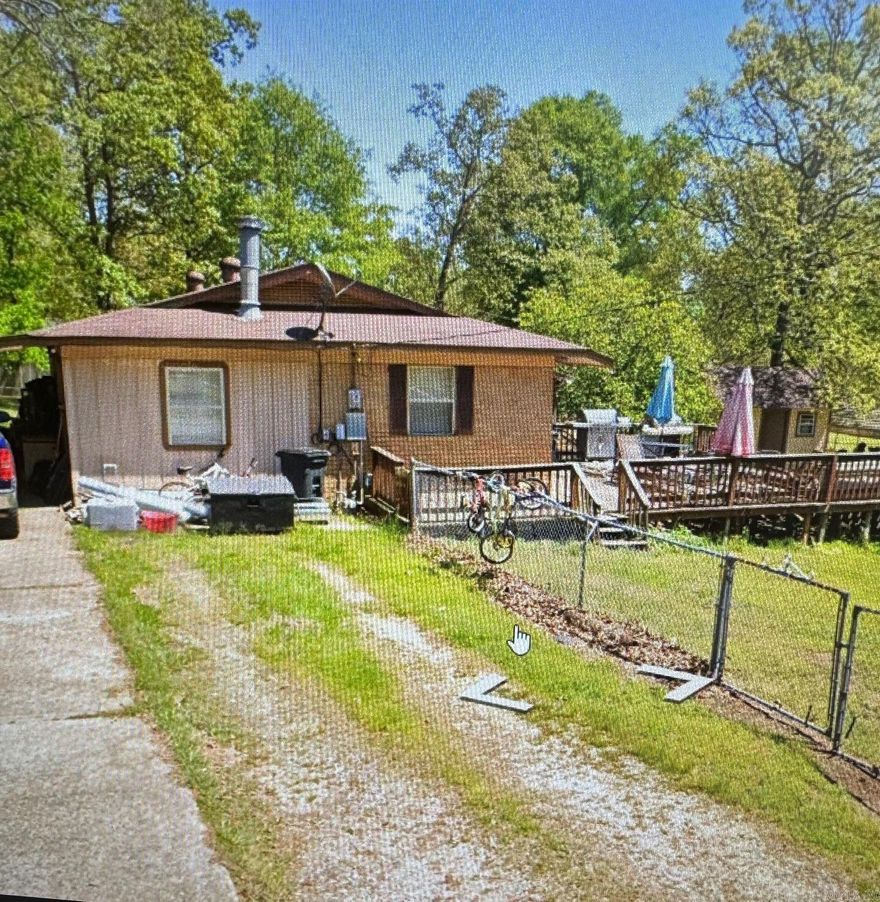 Investors look here. Great neighborhood home close to schools and shopping. needs some repairs.  Sold as is  No SPD