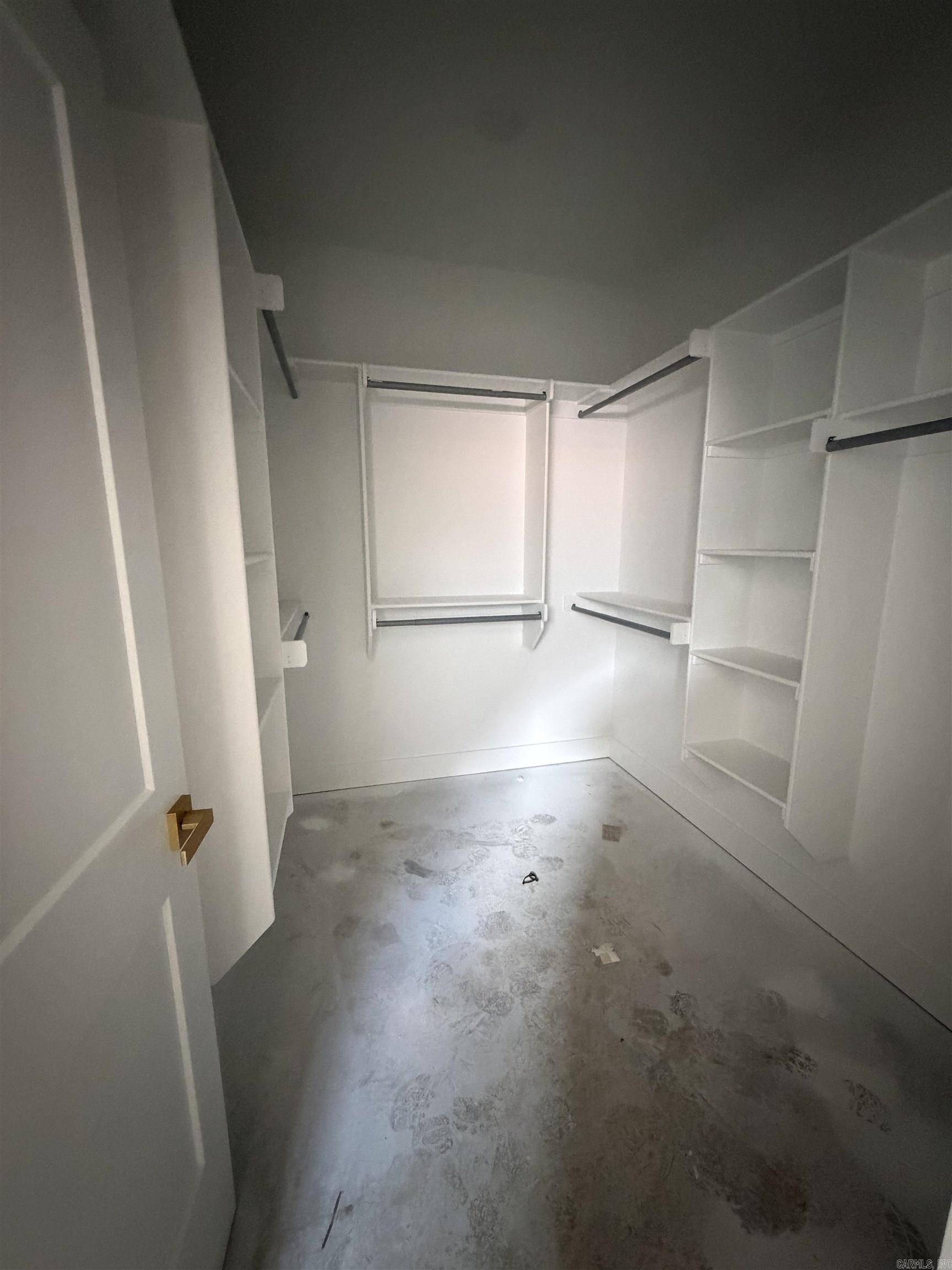 CREEKSIDE - Residential