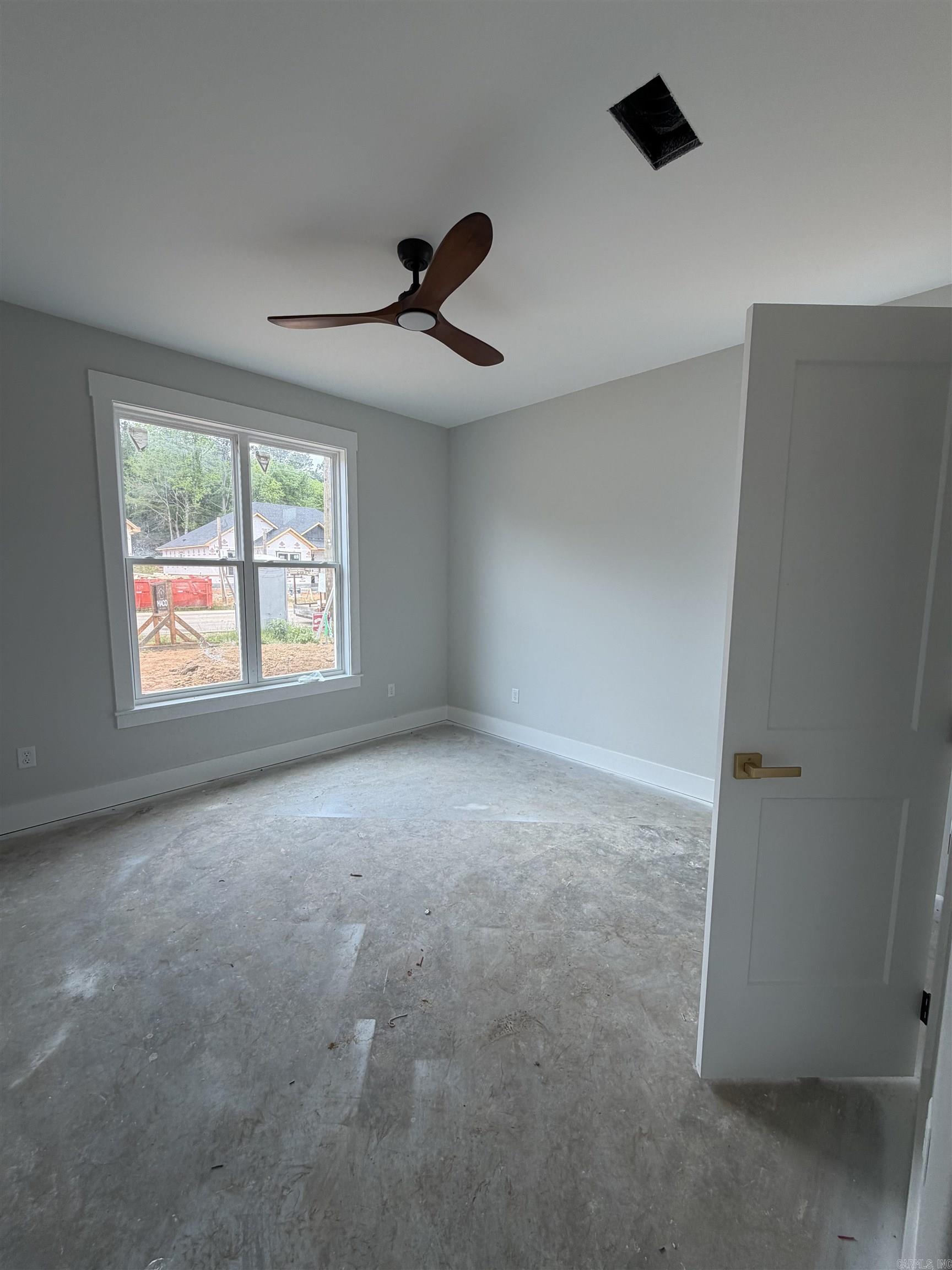 CREEKSIDE - Residential