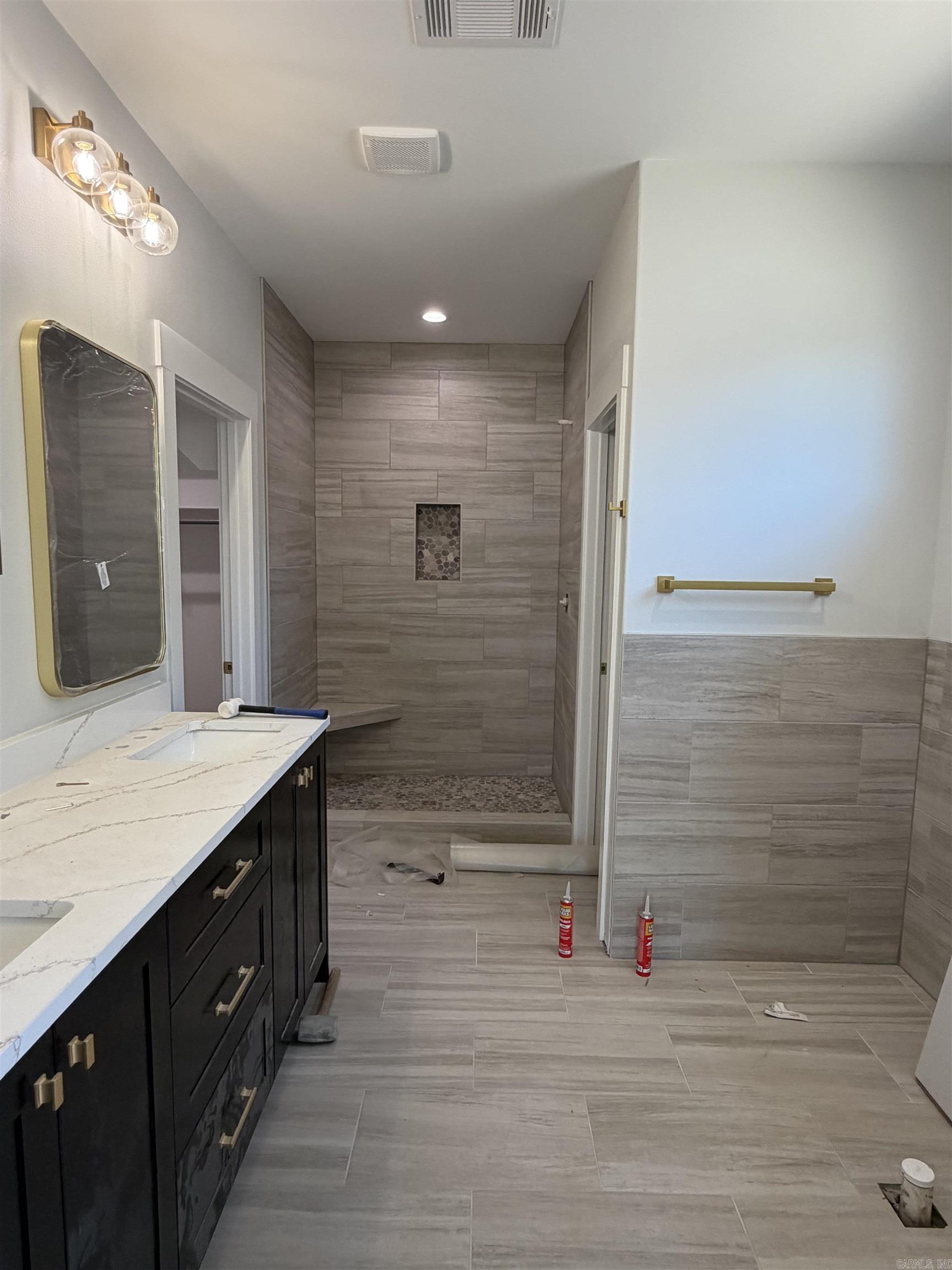 CREEKSIDE - Residential