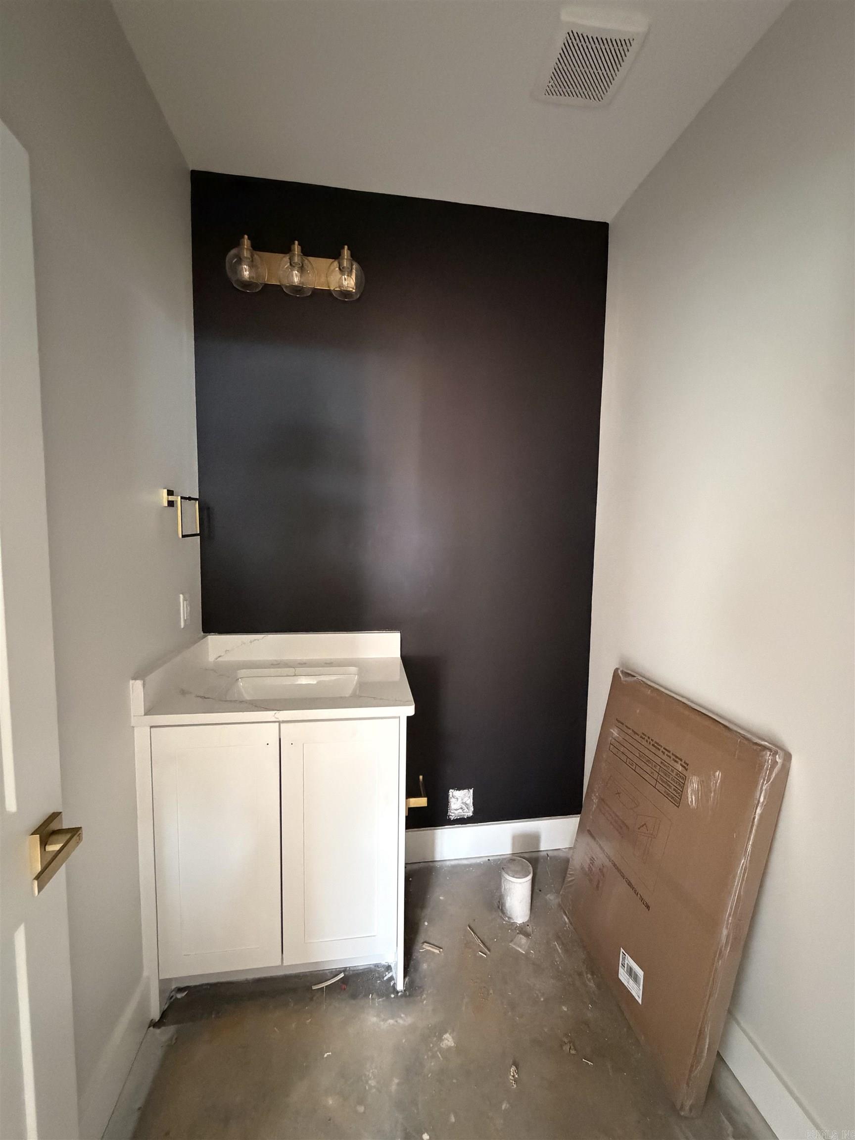 CREEKSIDE - Residential