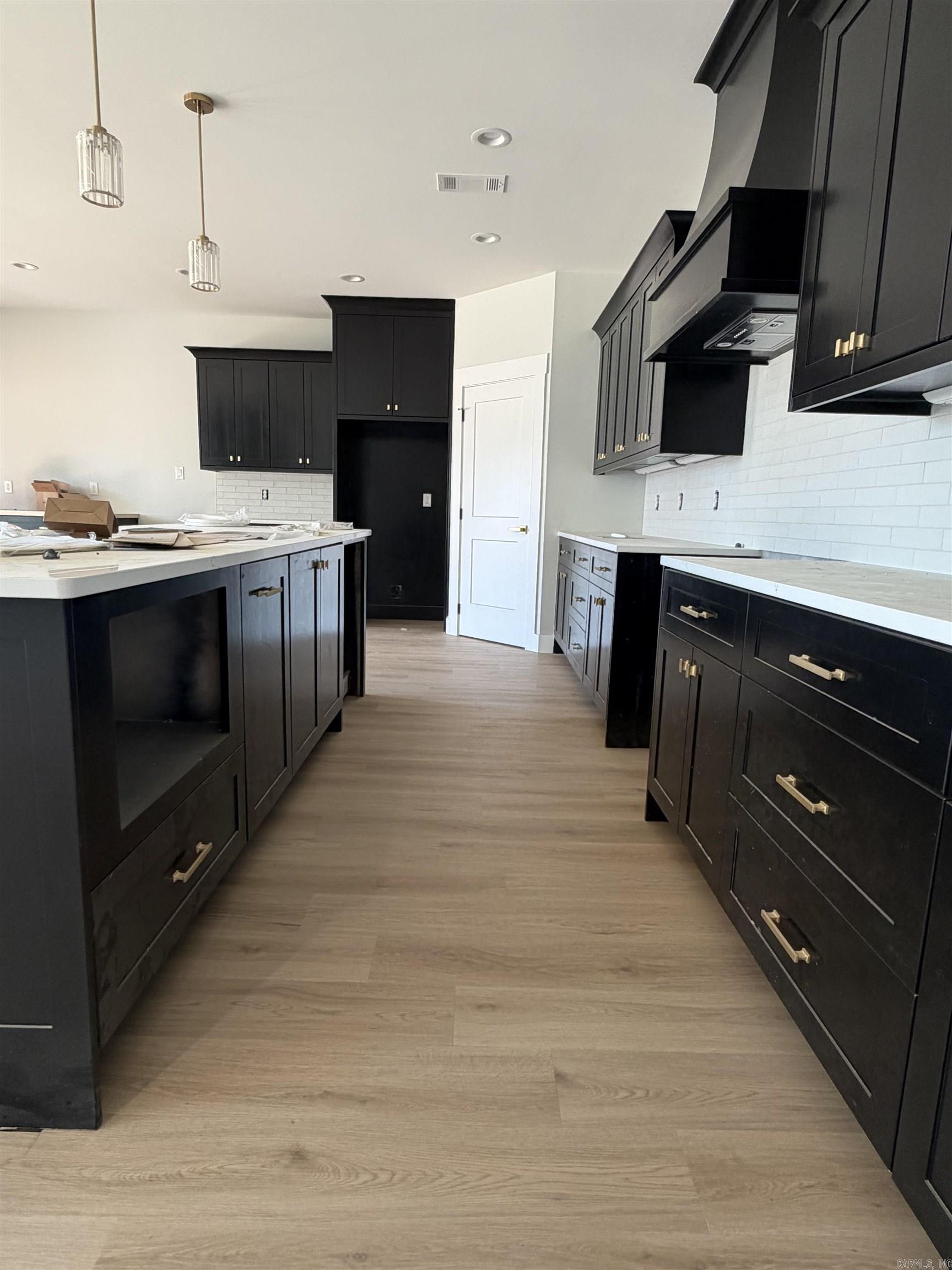 CREEKSIDE - Residential