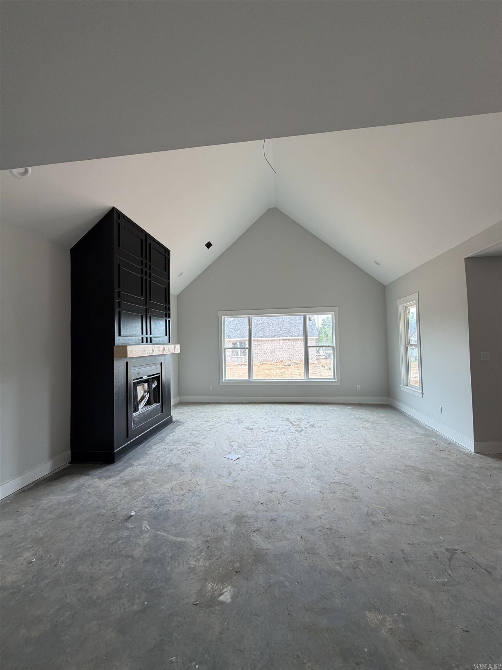 CREEKSIDE - Residential