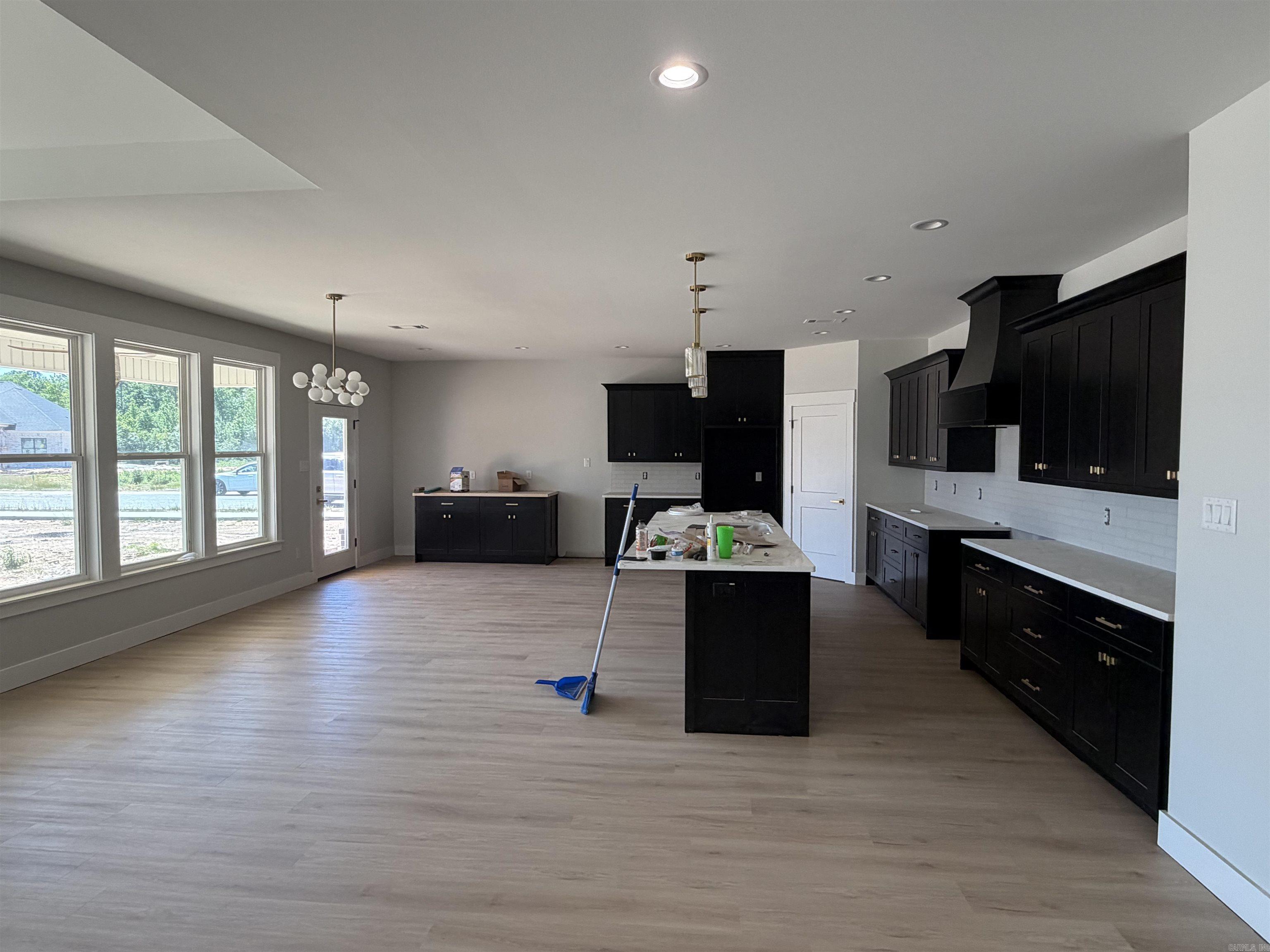 CREEKSIDE - Residential