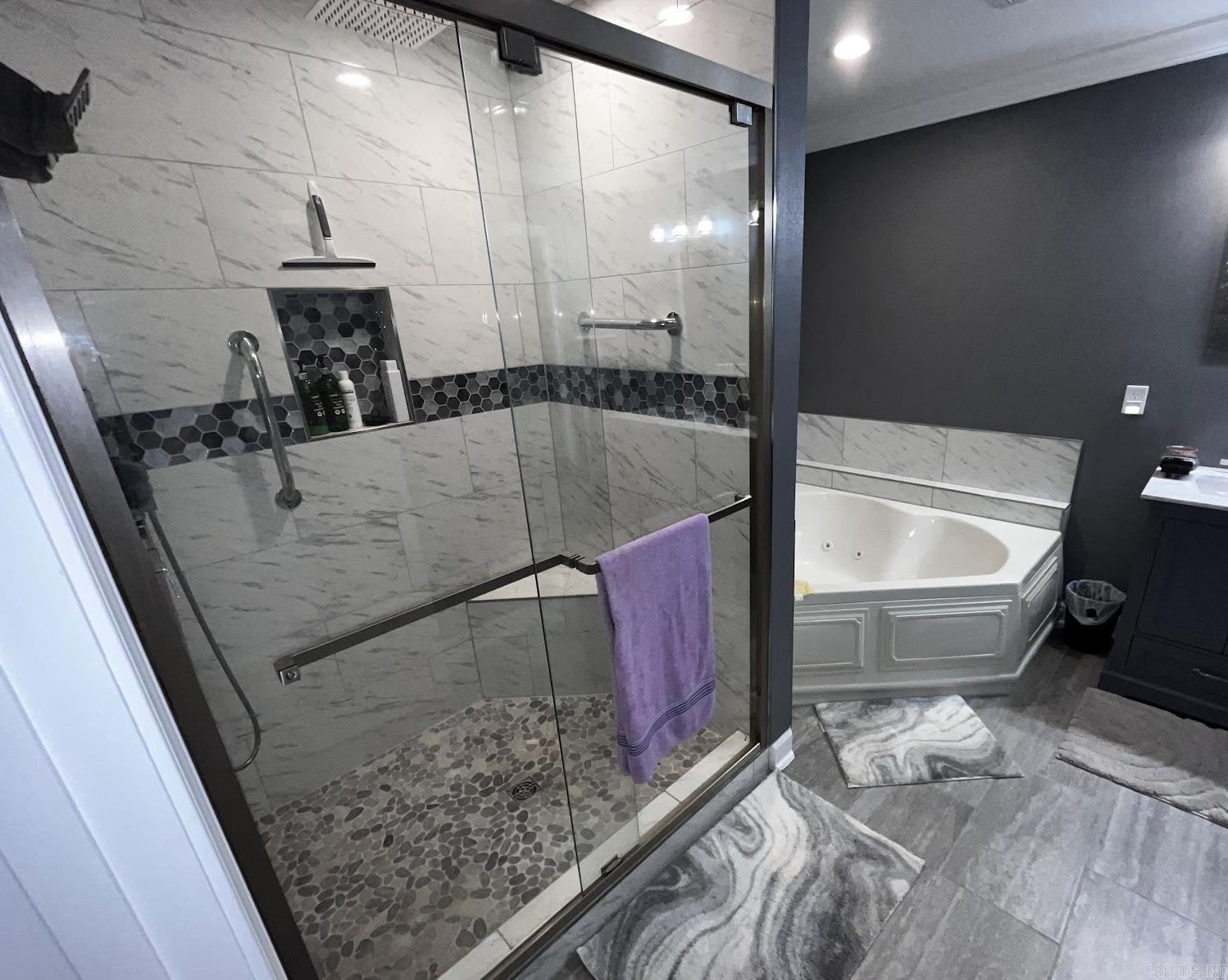 PECAN LAKE - Residential