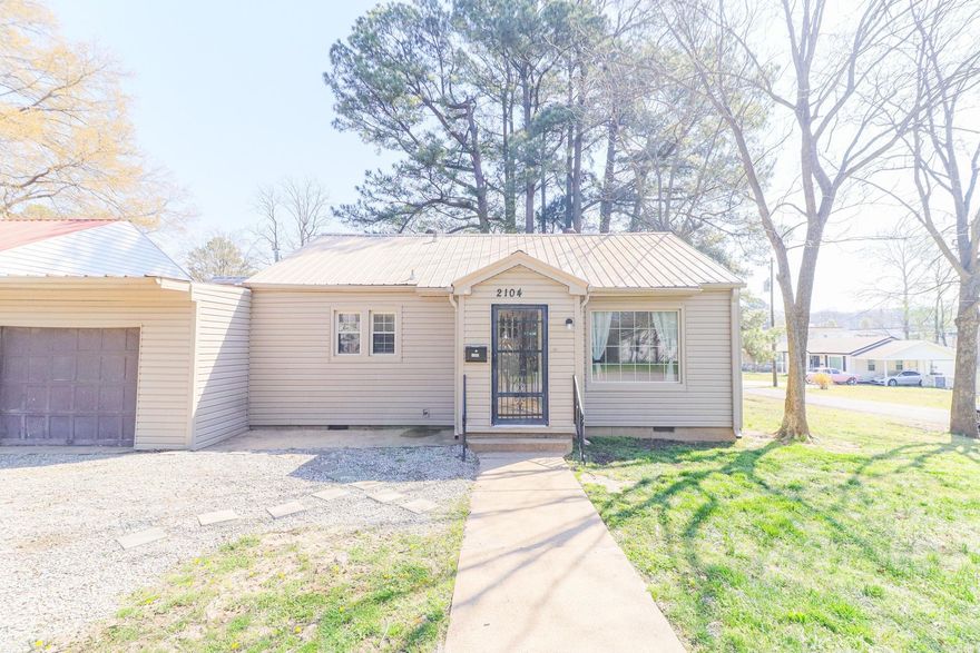 Great investment property featuring 3 bedrooms, 1 bath, laundry room, single garage, metal roof, and on a corner lot! The home has character and beautiful hardwood floors. This one is in walking distance of the Jonesboro High School, dining, and shopping. Take a tour and add this one to your portfolio!