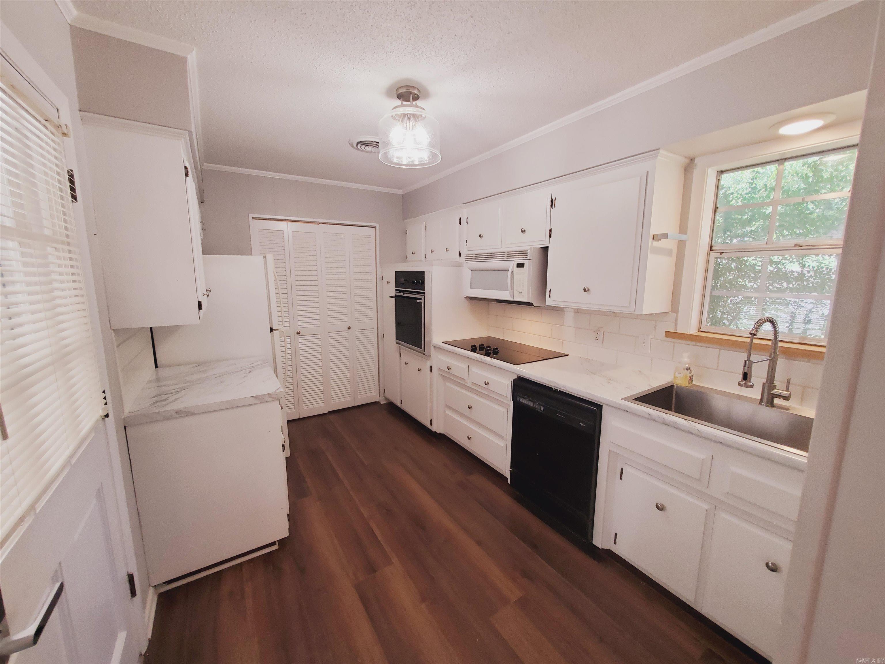 BALLARD HEIGHTS - Residential