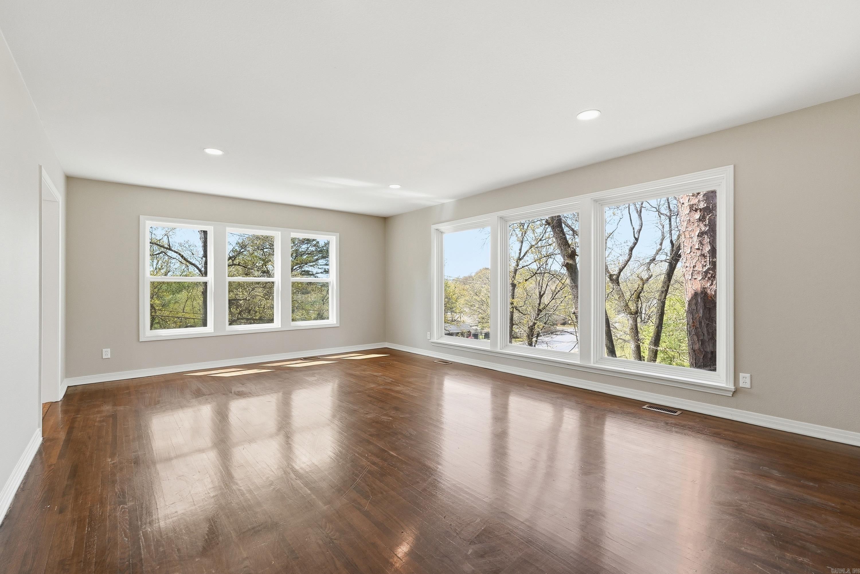 NOB HILL - Residential