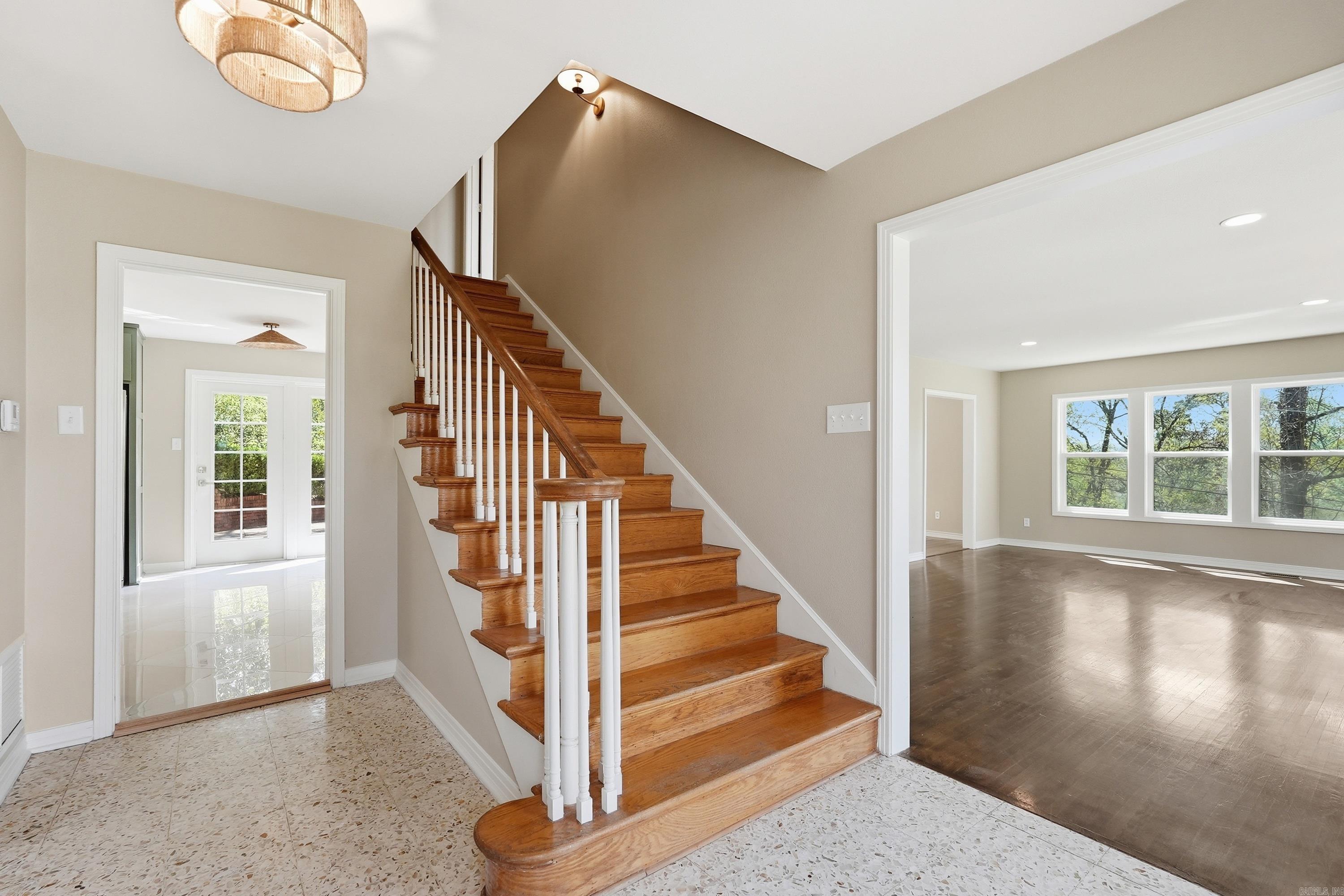 NOB HILL - Residential