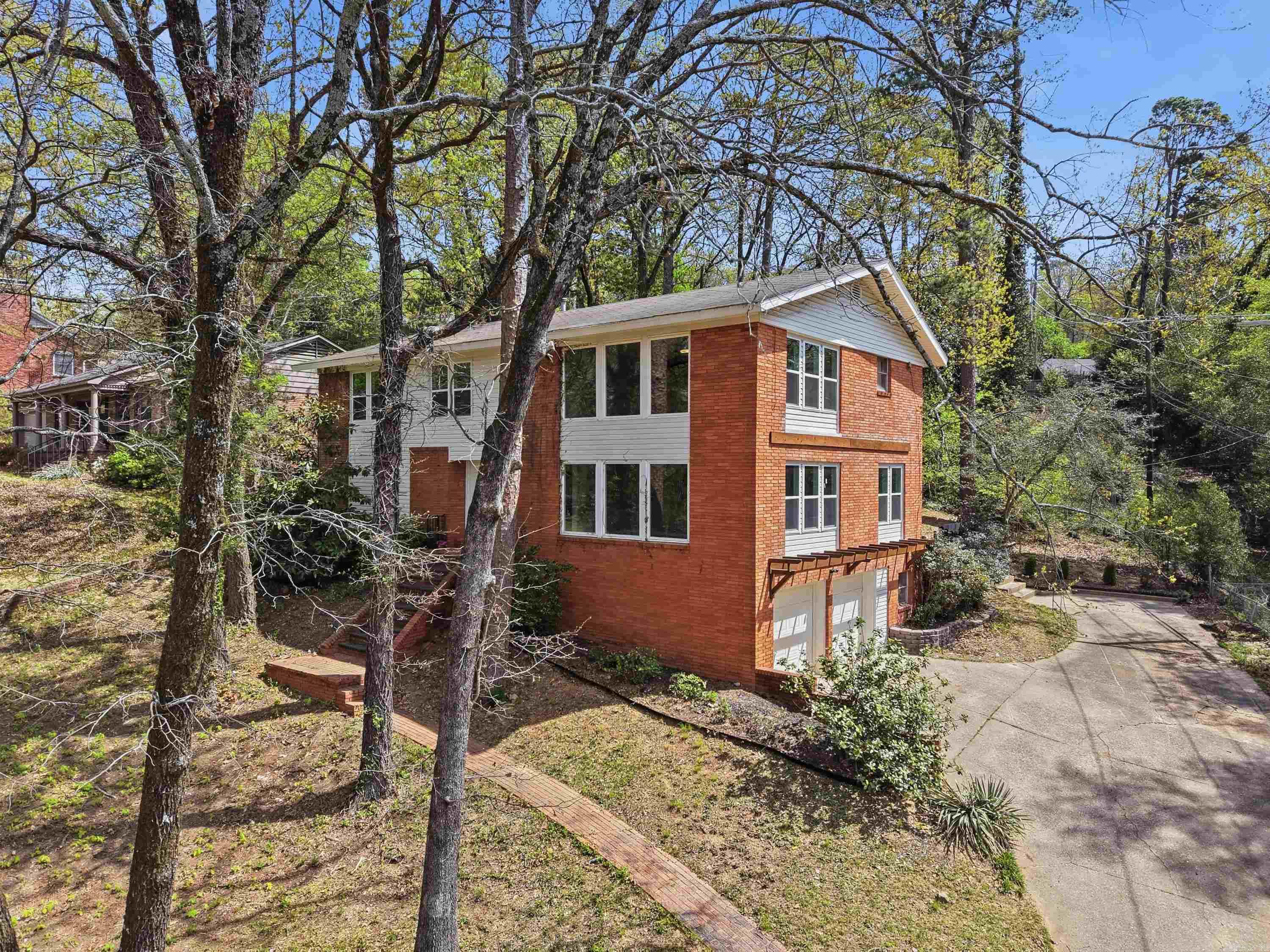 NOB HILL - Residential