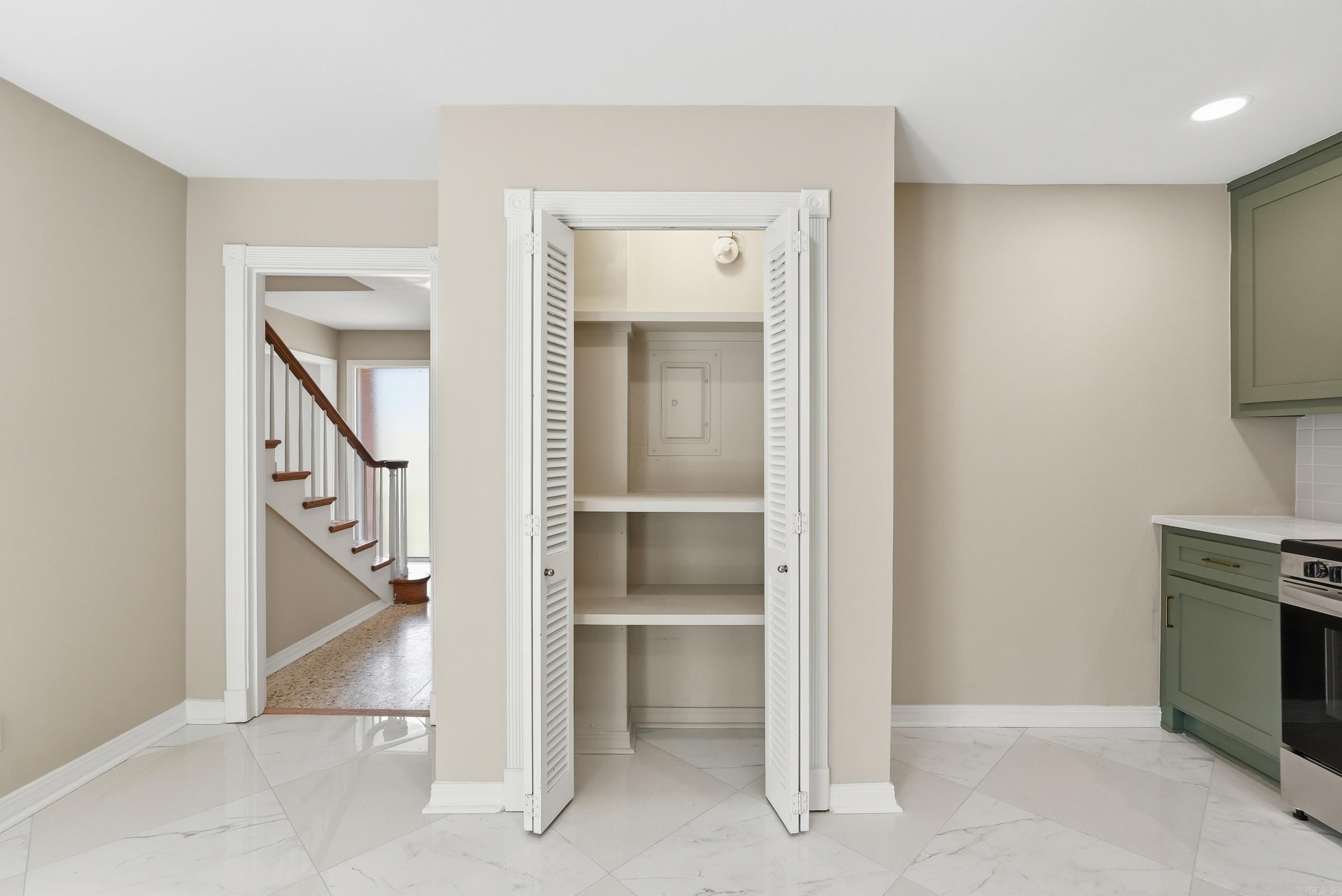 NOB HILL - Residential