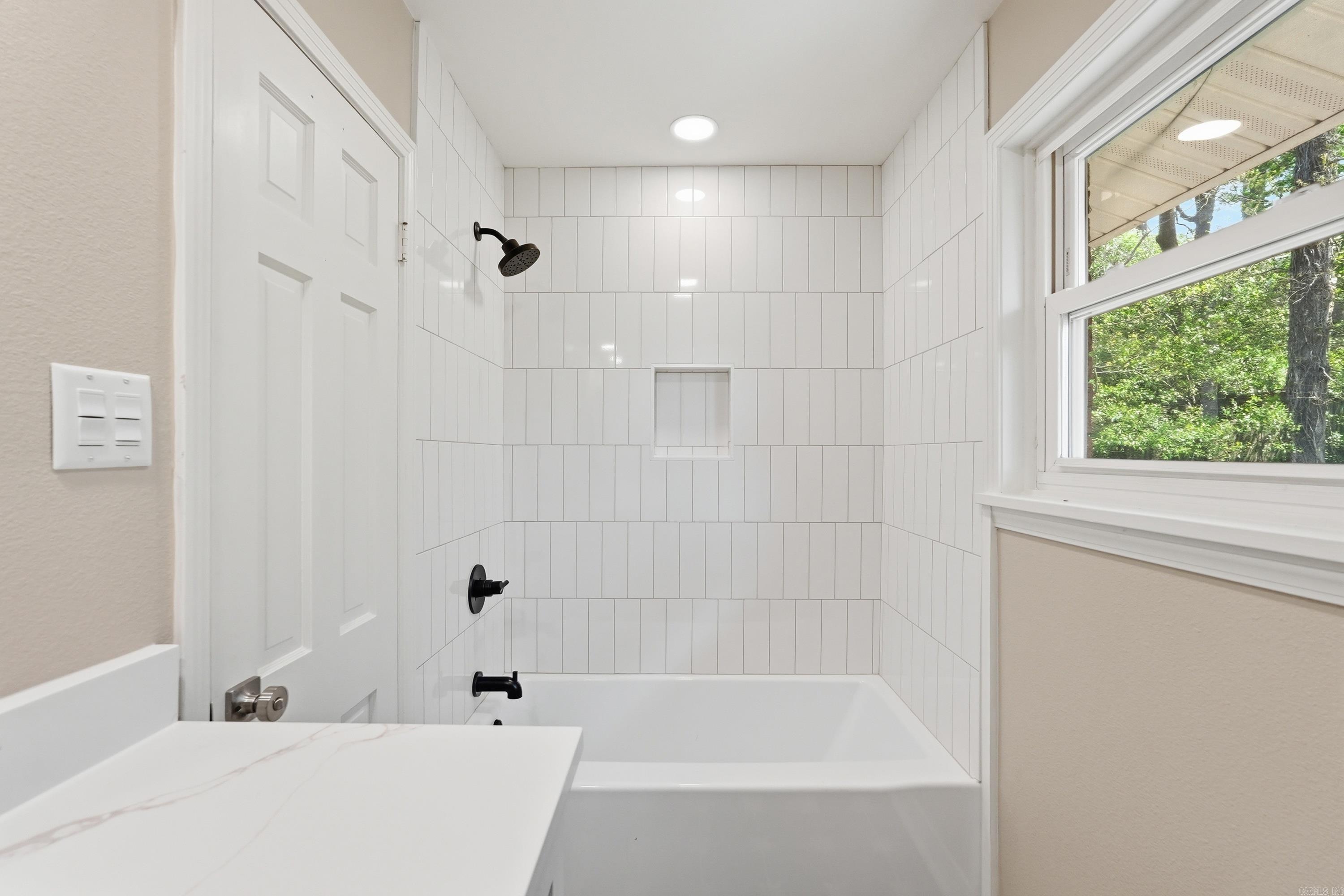 NOB HILL - Residential