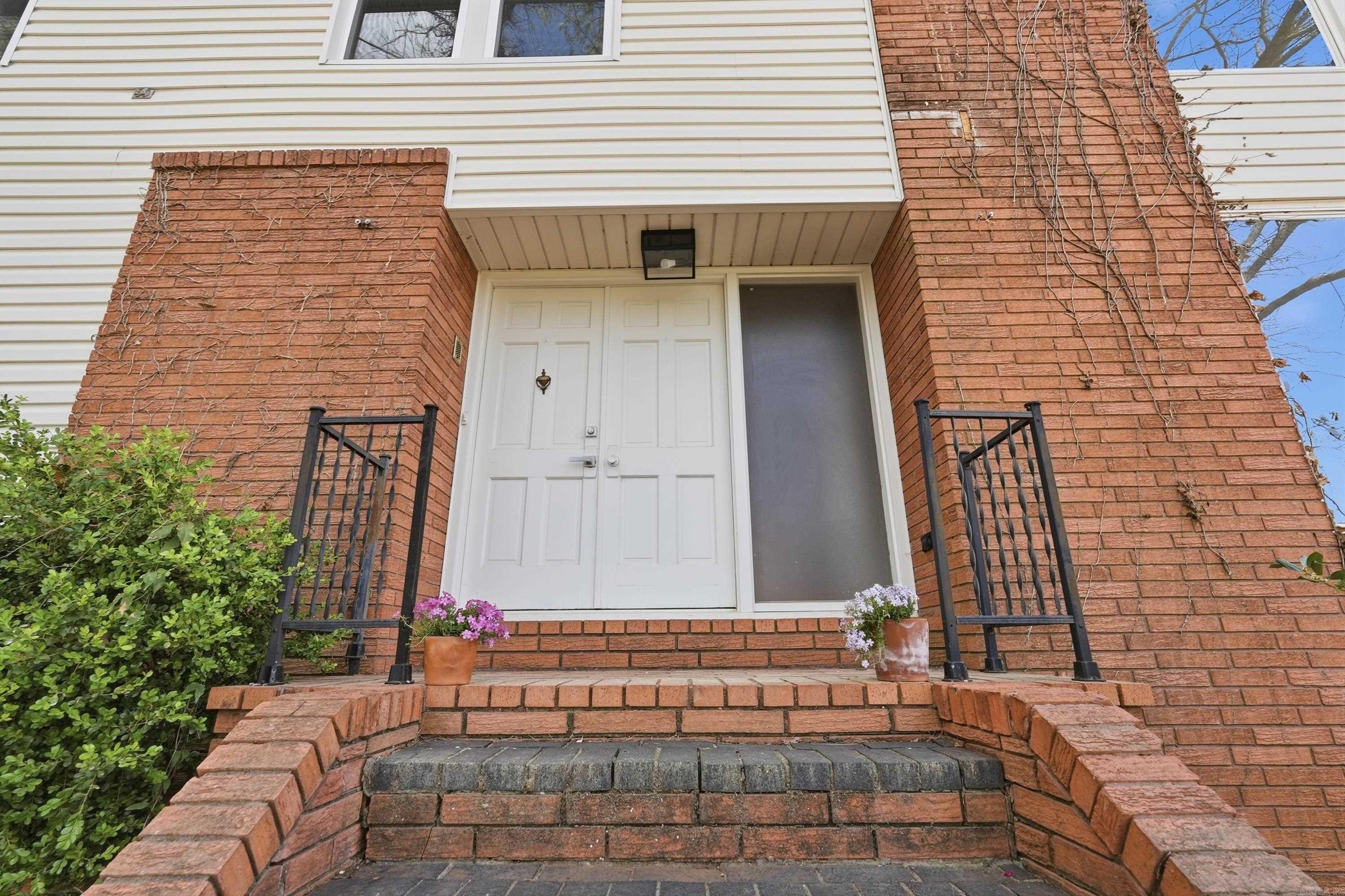 NOB HILL - Residential