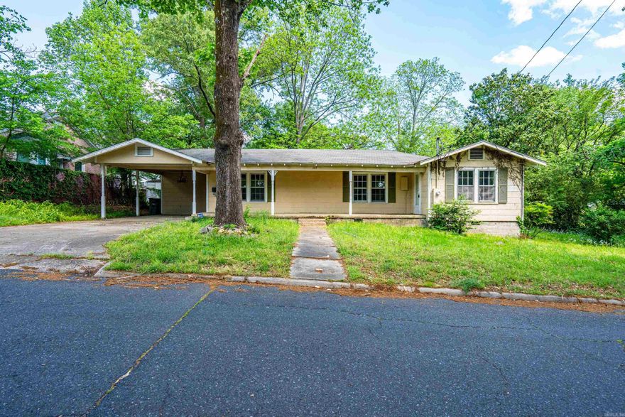 Investor Opportunity Near Oaklawn! Attention investors! This spacious city home offers over 2,000 sq ft of potential and is ideally located just minutes from Oaklawn Racing Casino Resort, downtown Hot Springs, shopping, and medical facilities. With the right vision and updates, this property could be a true gem—your diamond in the rough awaits! Don't miss out on this prime opportunity in a high-demand location.
