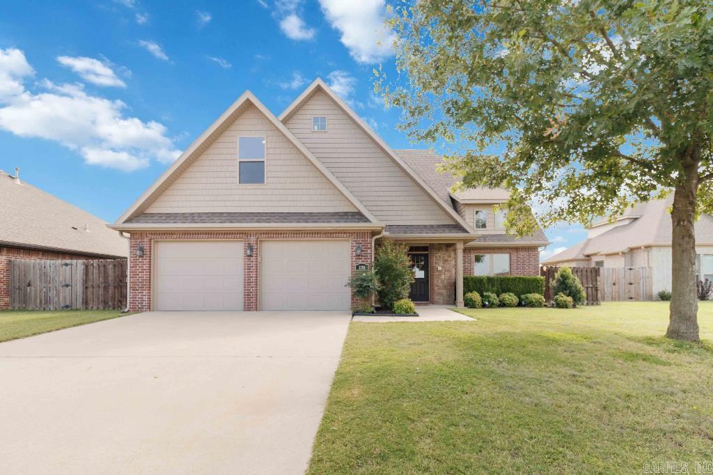 Luxurious 4-bedroom, 3.5-bath home, in the highly sought-after Legendary SUB PH I-SPRINGDALE neighborhood. Elegant 2-story with granite countertops, Energy Star appliances, gourmet kitchen, hardwood floors, cathedral ceilings, cozy fireplace. Master downstairs w/2 walk-in closets; 3 bedrooms upstairs. Ideal for entertaining w/ covered, wired pergola & fenced backyard. Relax at neighborhood pool, access to all NW Arkansas. Schedule a showing today!