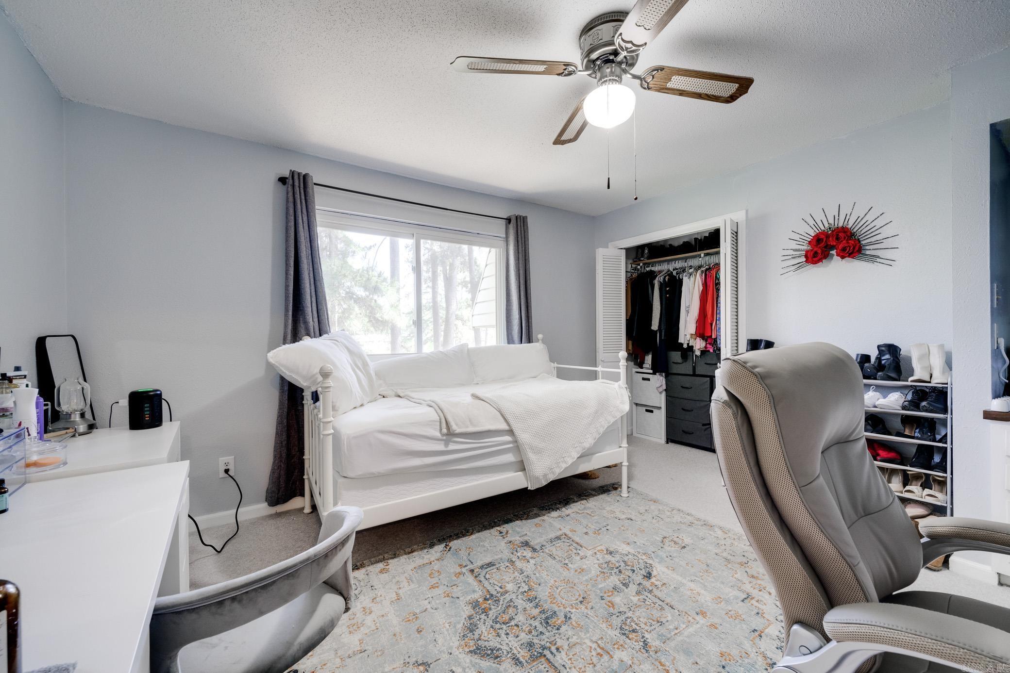 FOXWOOD J - Residential