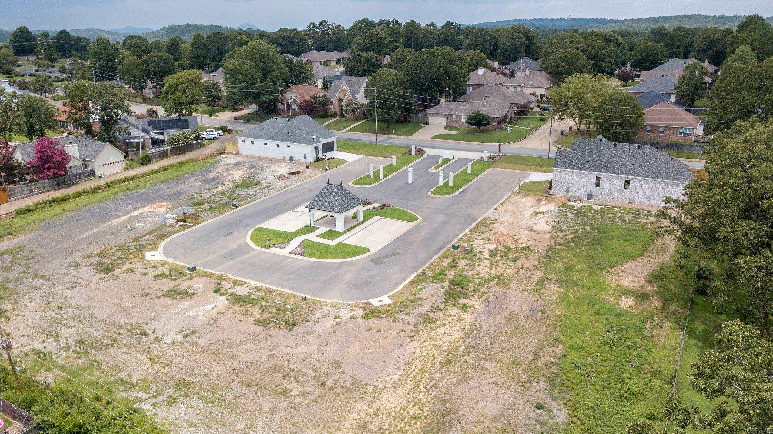 MERGERON COURT - Land