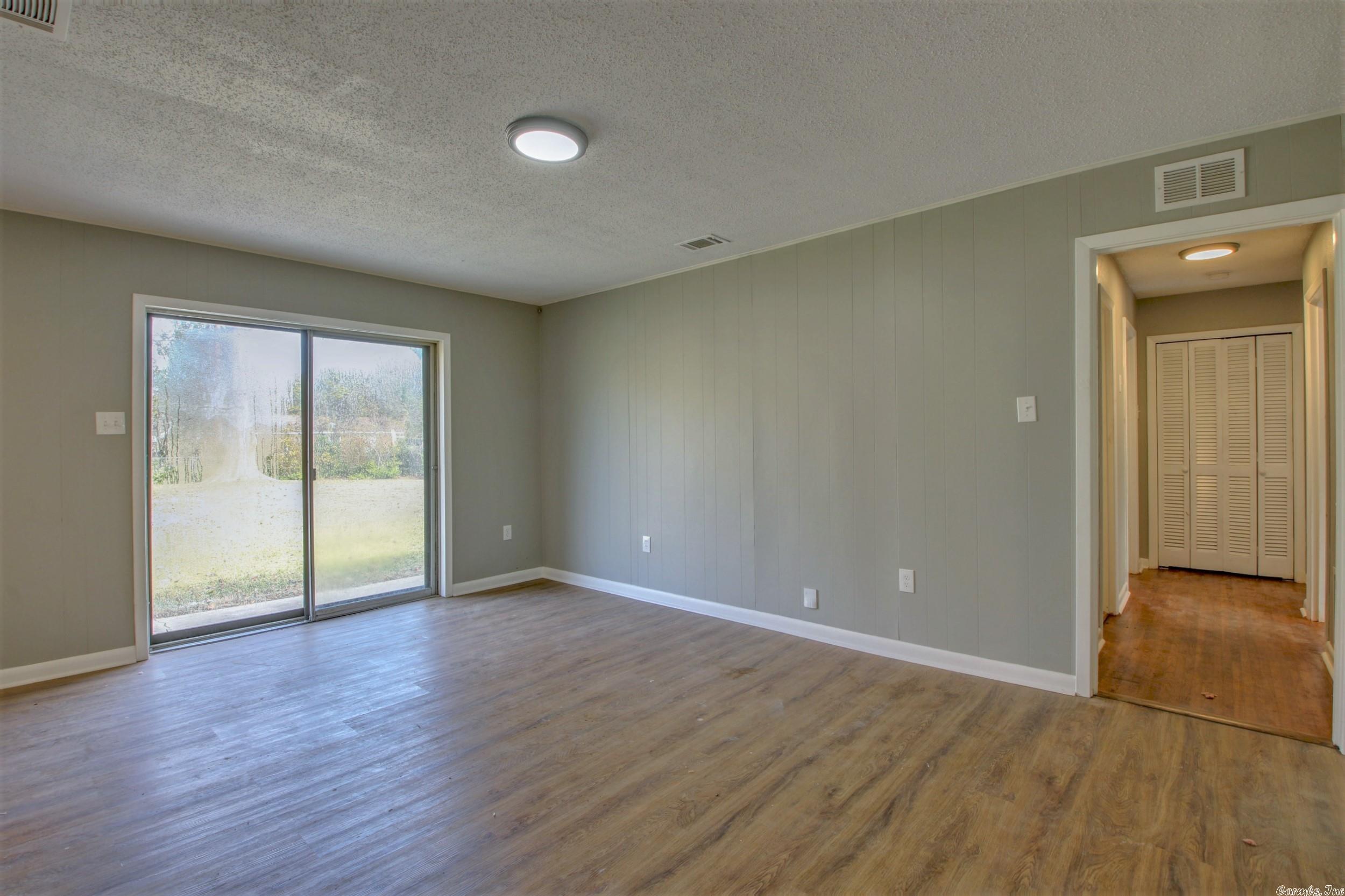 Town & Country - Residential Lease