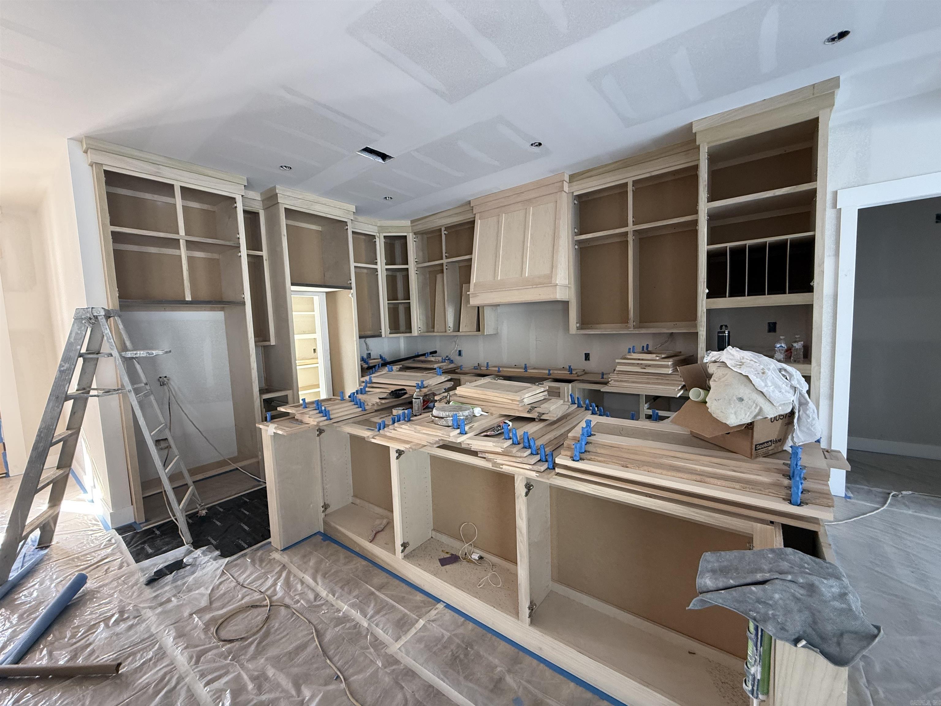 COYOTE RIDGE - Residential