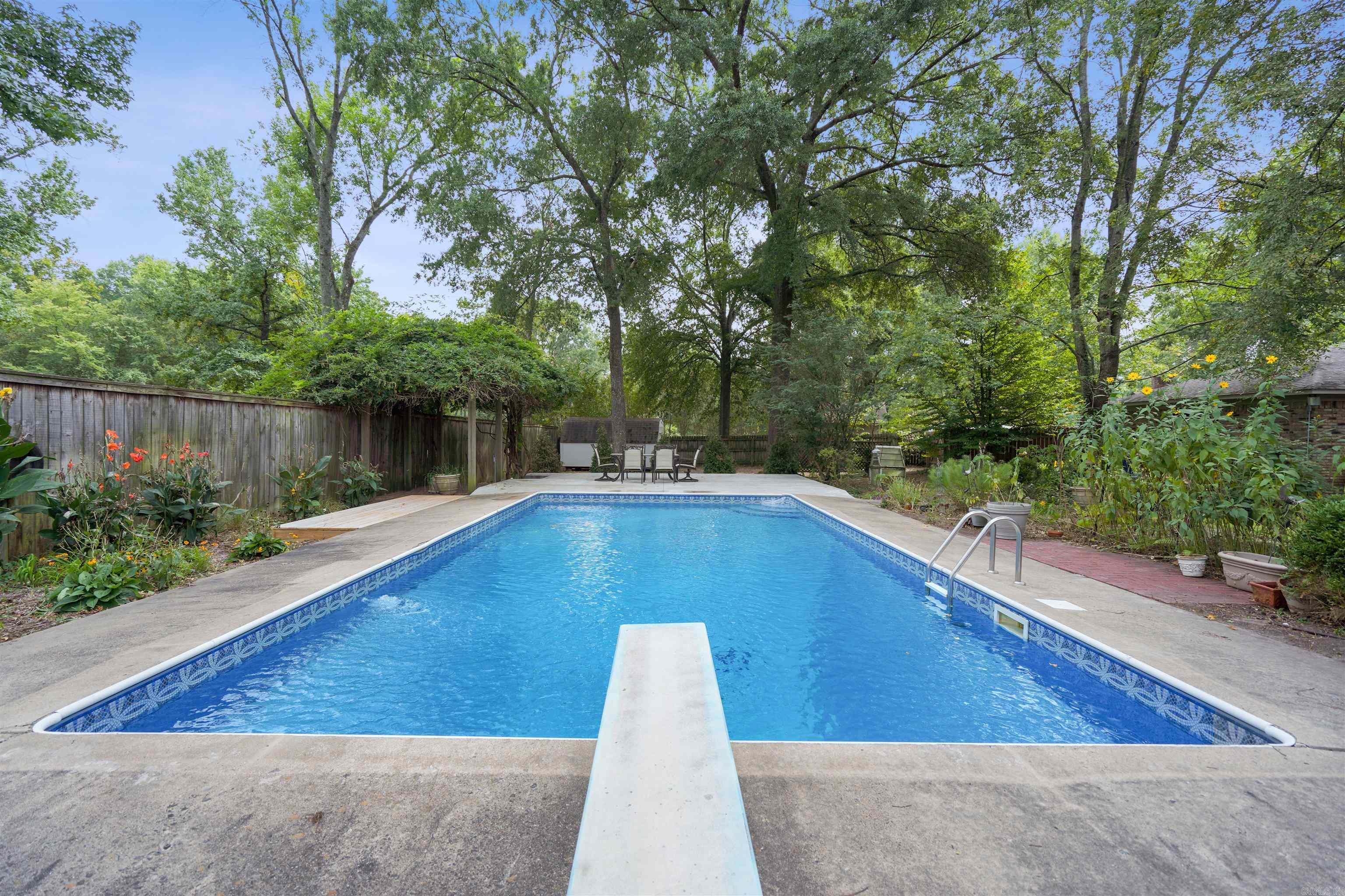 SMOKING OAKS ADD - Residential