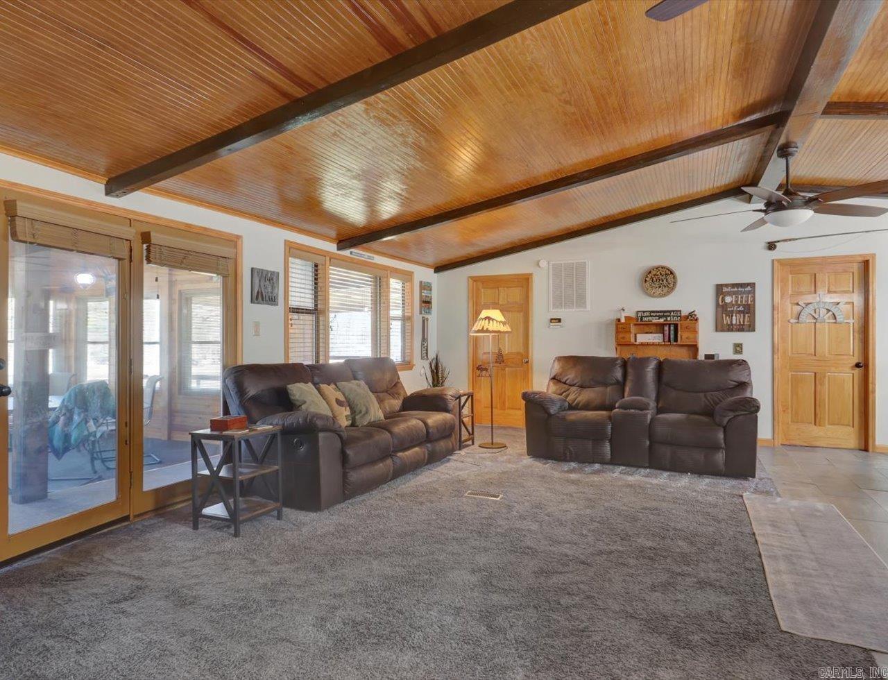 OAKRIDGE LAKE ESTATES - Residential