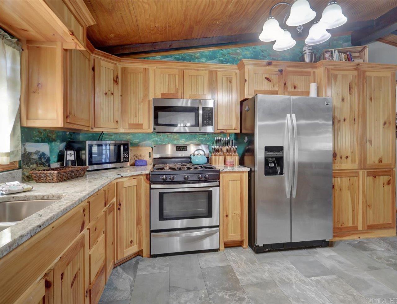 OAKRIDGE LAKE ESTATES - Residential