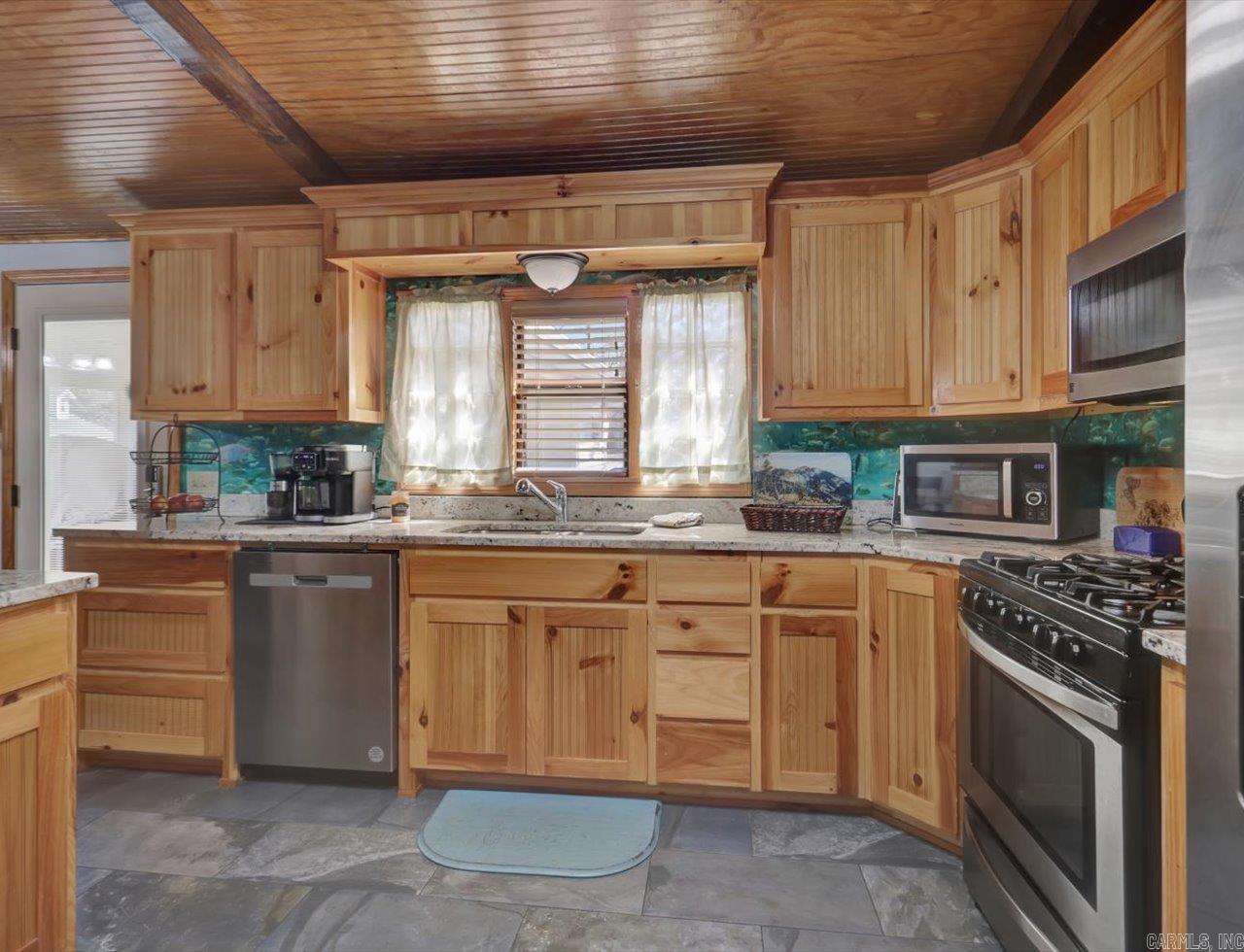 OAKRIDGE LAKE ESTATES - Residential