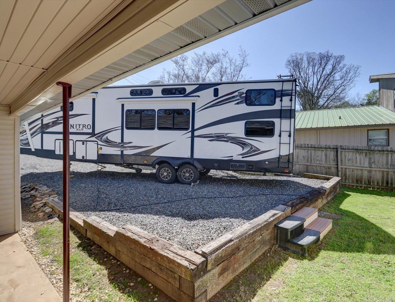 OAKRIDGE LAKE ESTATES - Residential