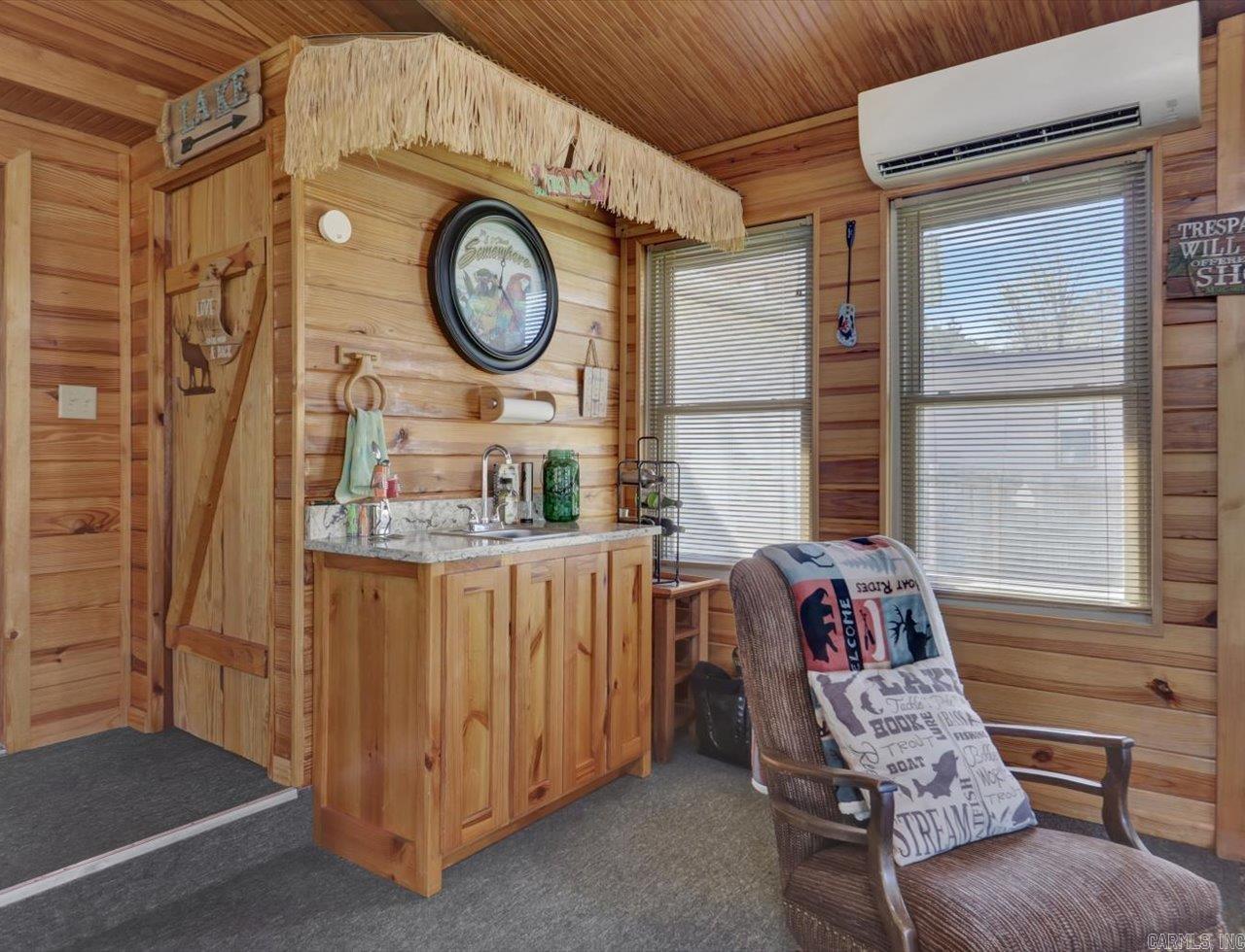 OAKRIDGE LAKE ESTATES - Residential