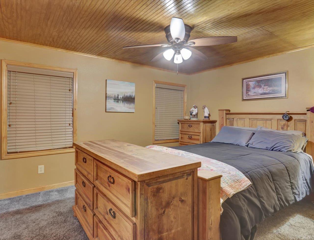 OAKRIDGE LAKE ESTATES - Residential