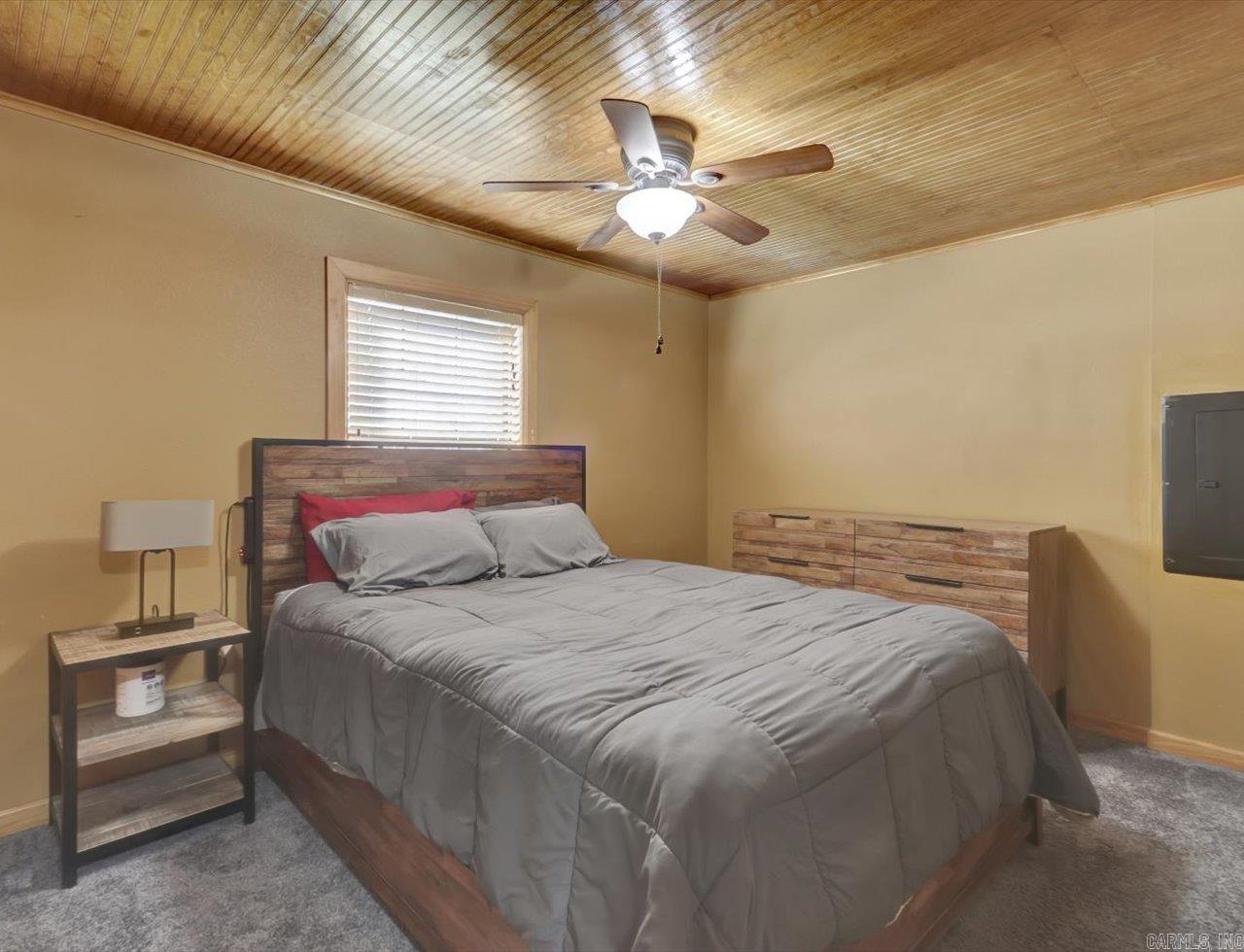 OAKRIDGE LAKE ESTATES - Residential