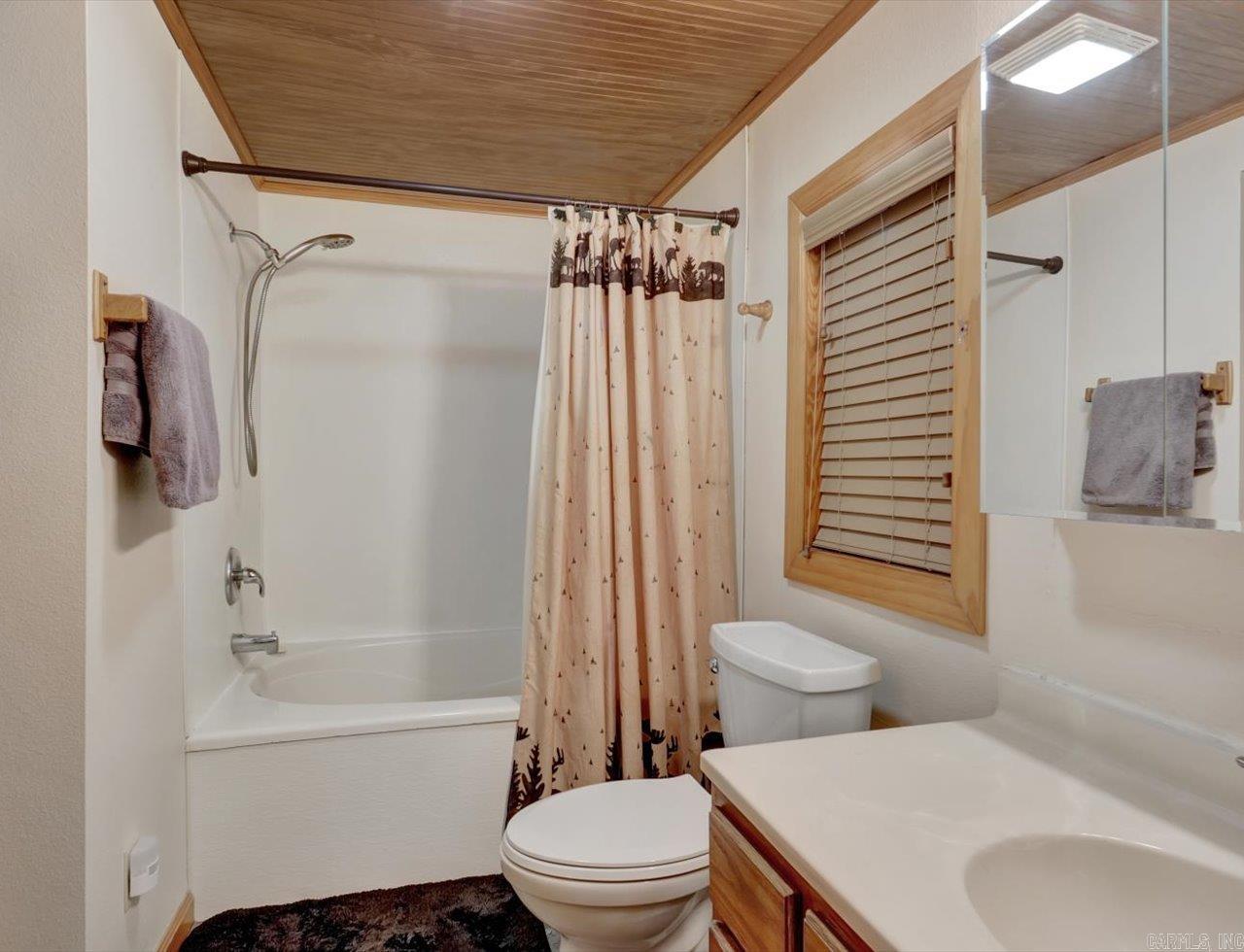 OAKRIDGE LAKE ESTATES - Residential