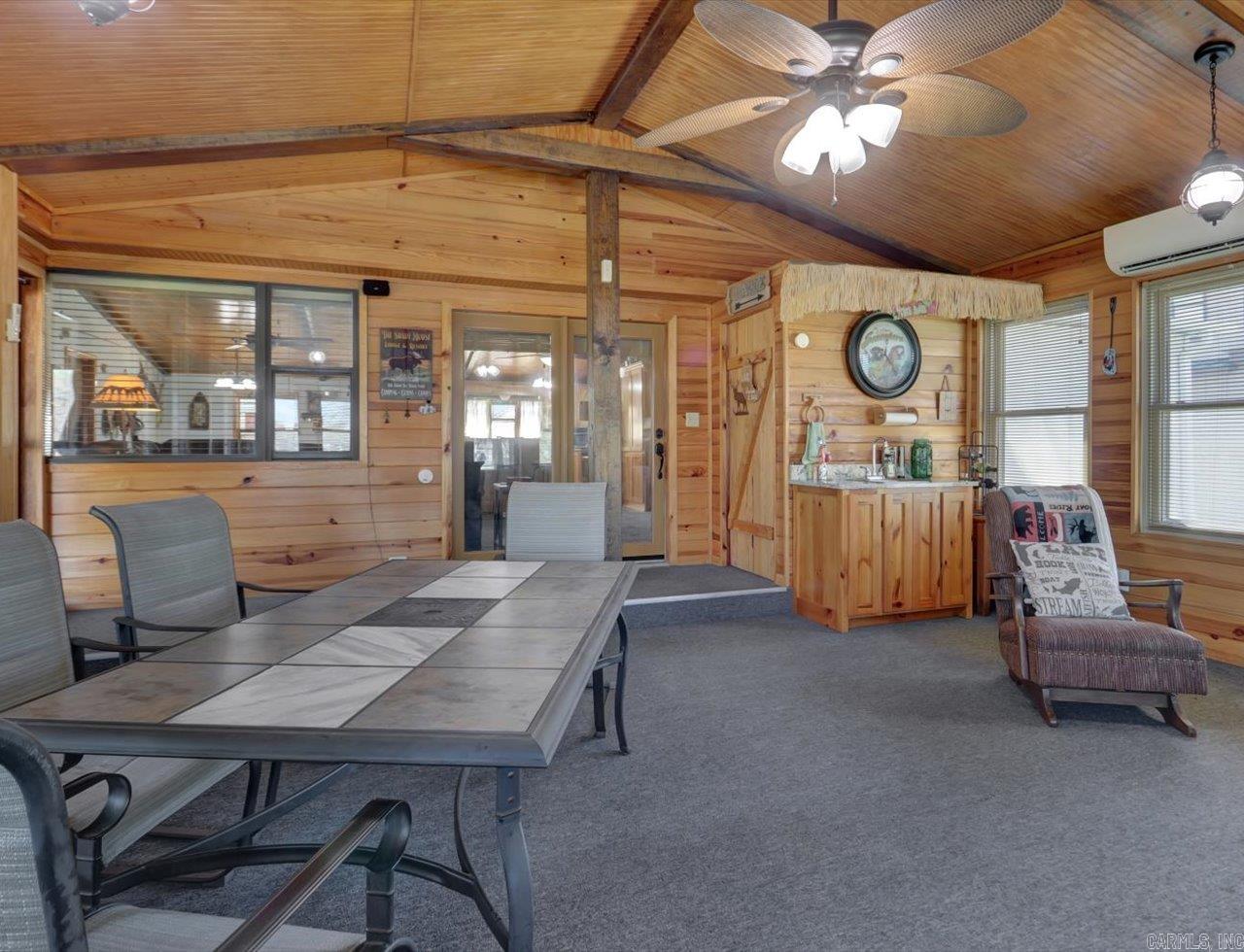 OAKRIDGE LAKE ESTATES - Residential